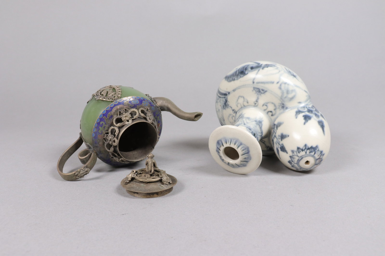 Lots Chinese small items - 3