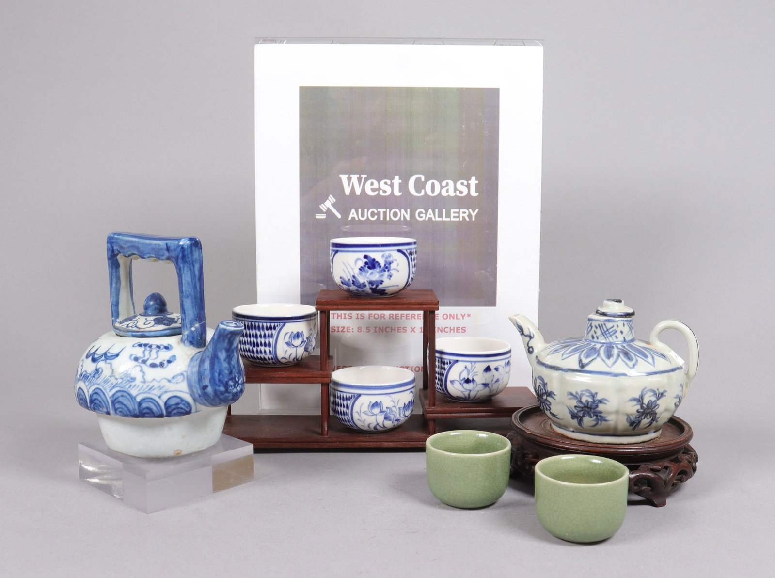Lots Chinese small items - 2