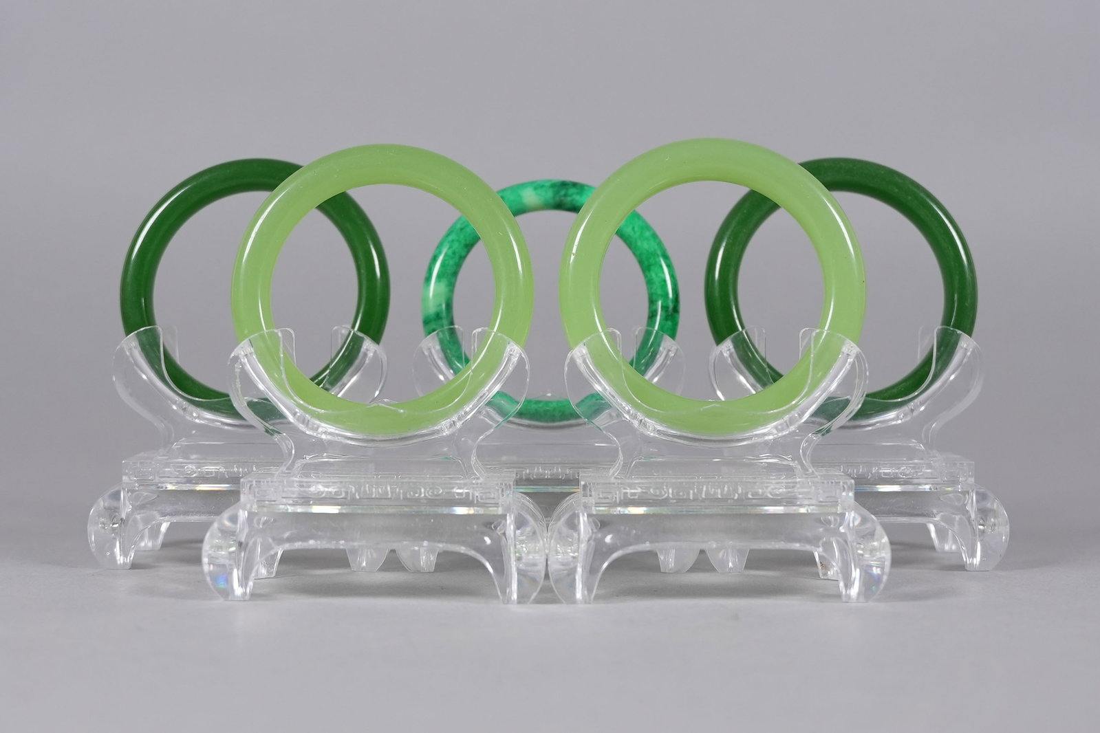 Lots Chinese apple green bangles (1 of 6)