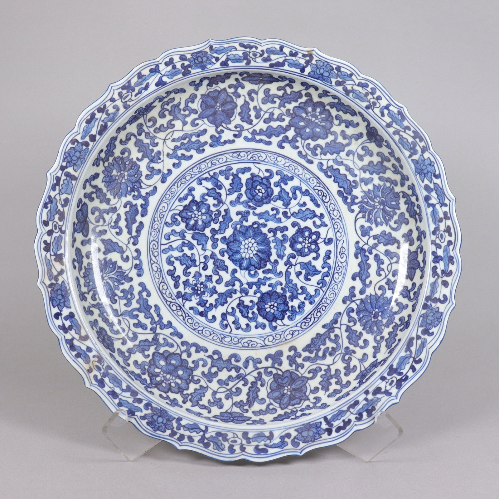 Chinese fine b/w charger plate: Chinese fine b/w charger plate. H: 2.75" x W: 16.75."