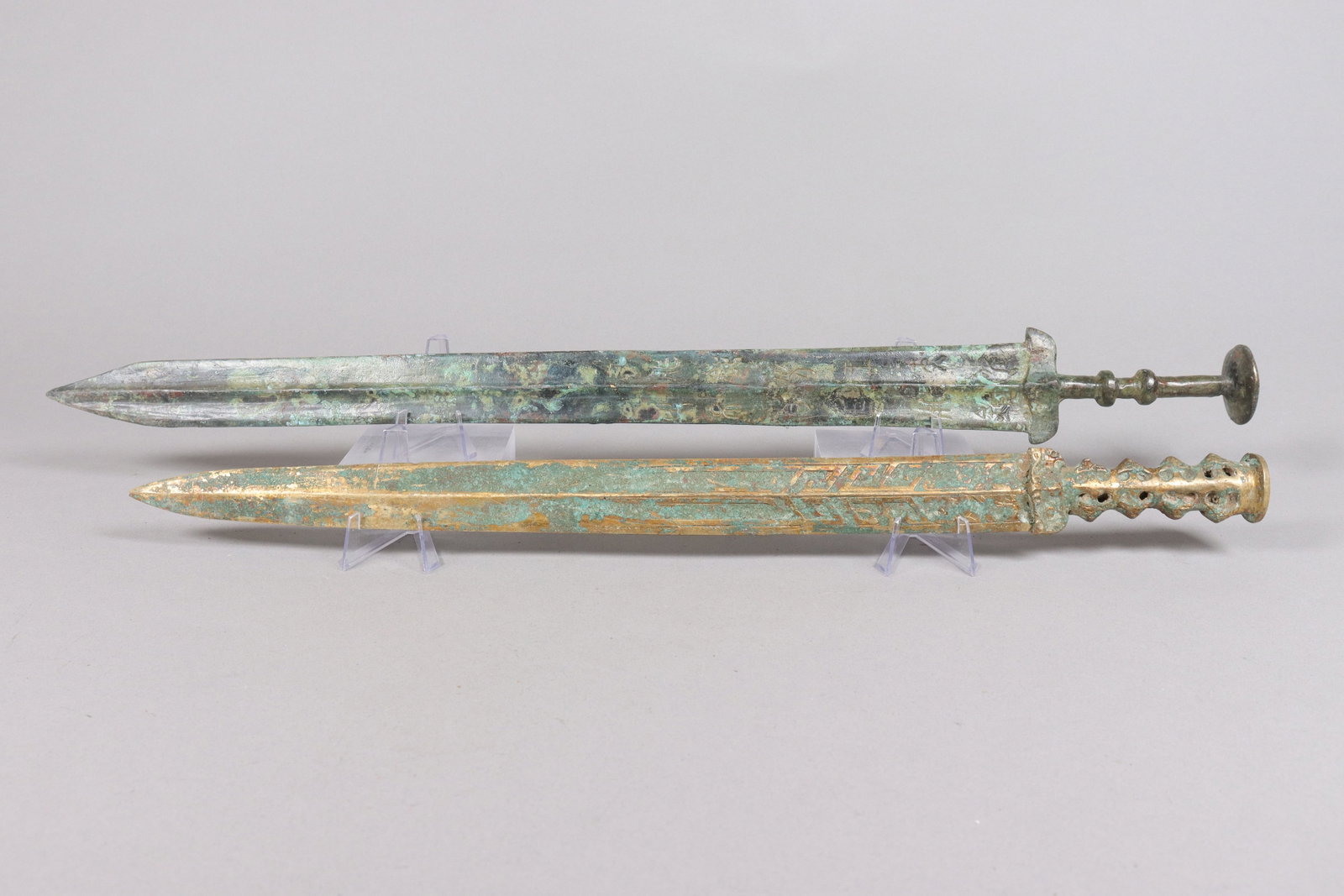 2 Chinese fine bronze sword: 2 Chinese fine bronze sword.