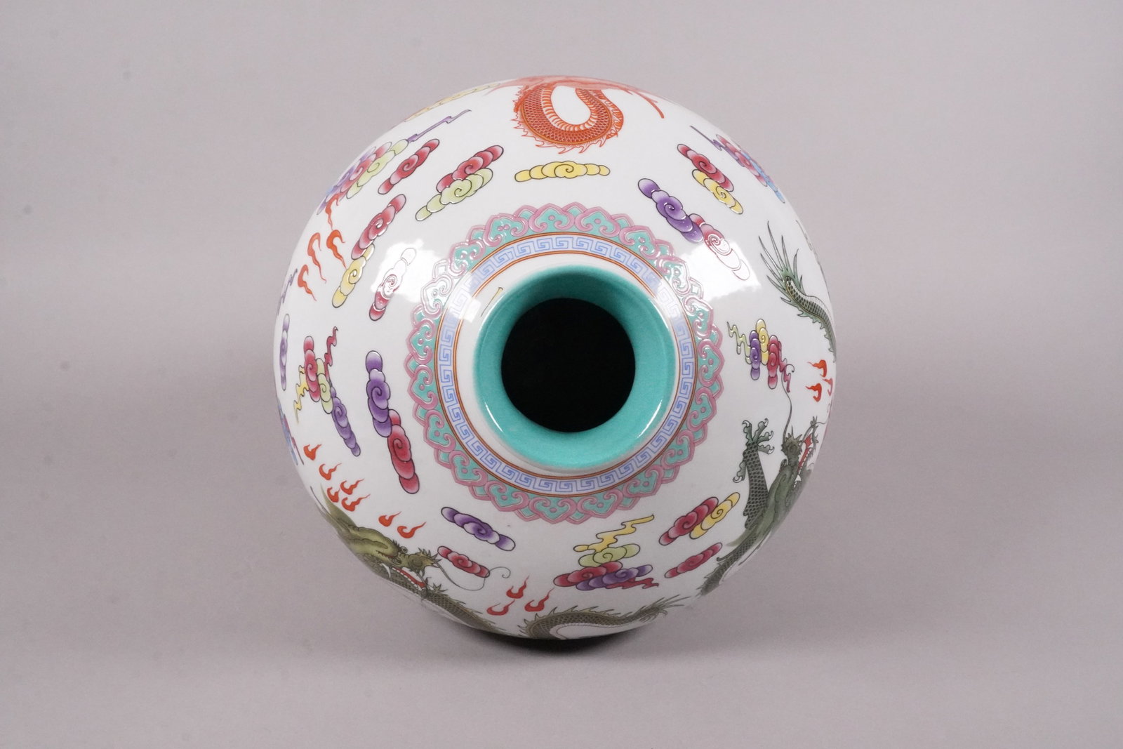 Chinese fine dragon vase - 3