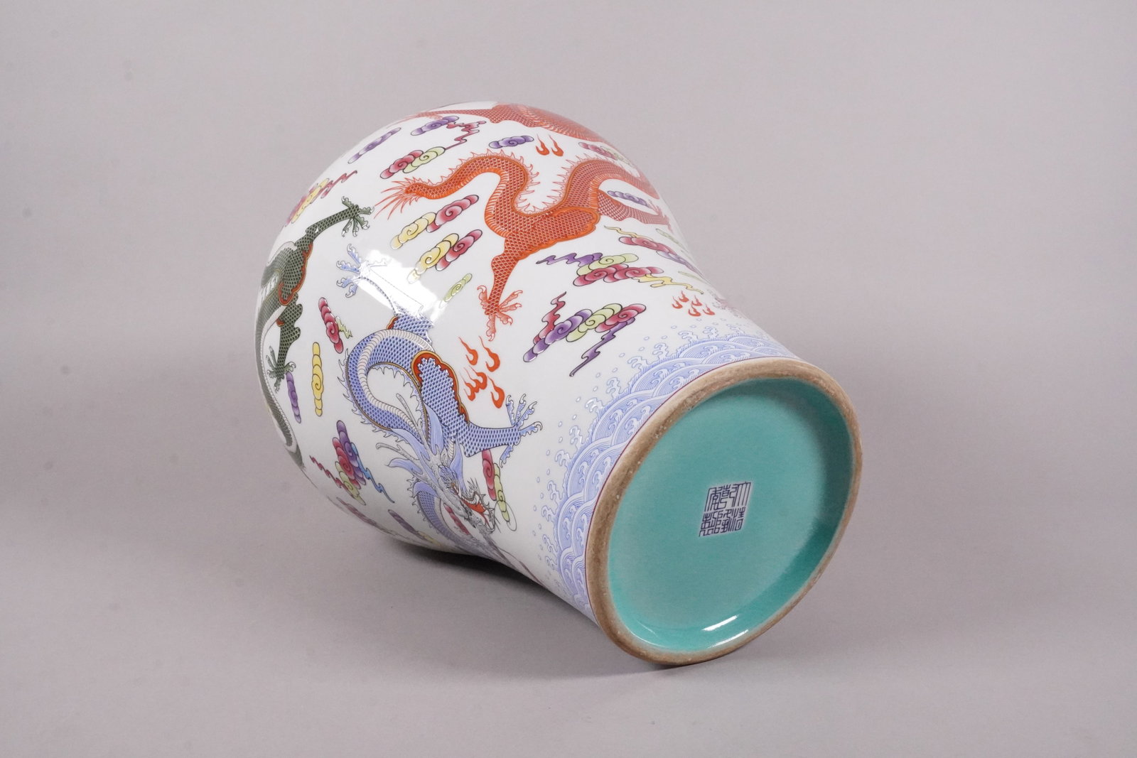 Chinese fine dragon vase - 4
