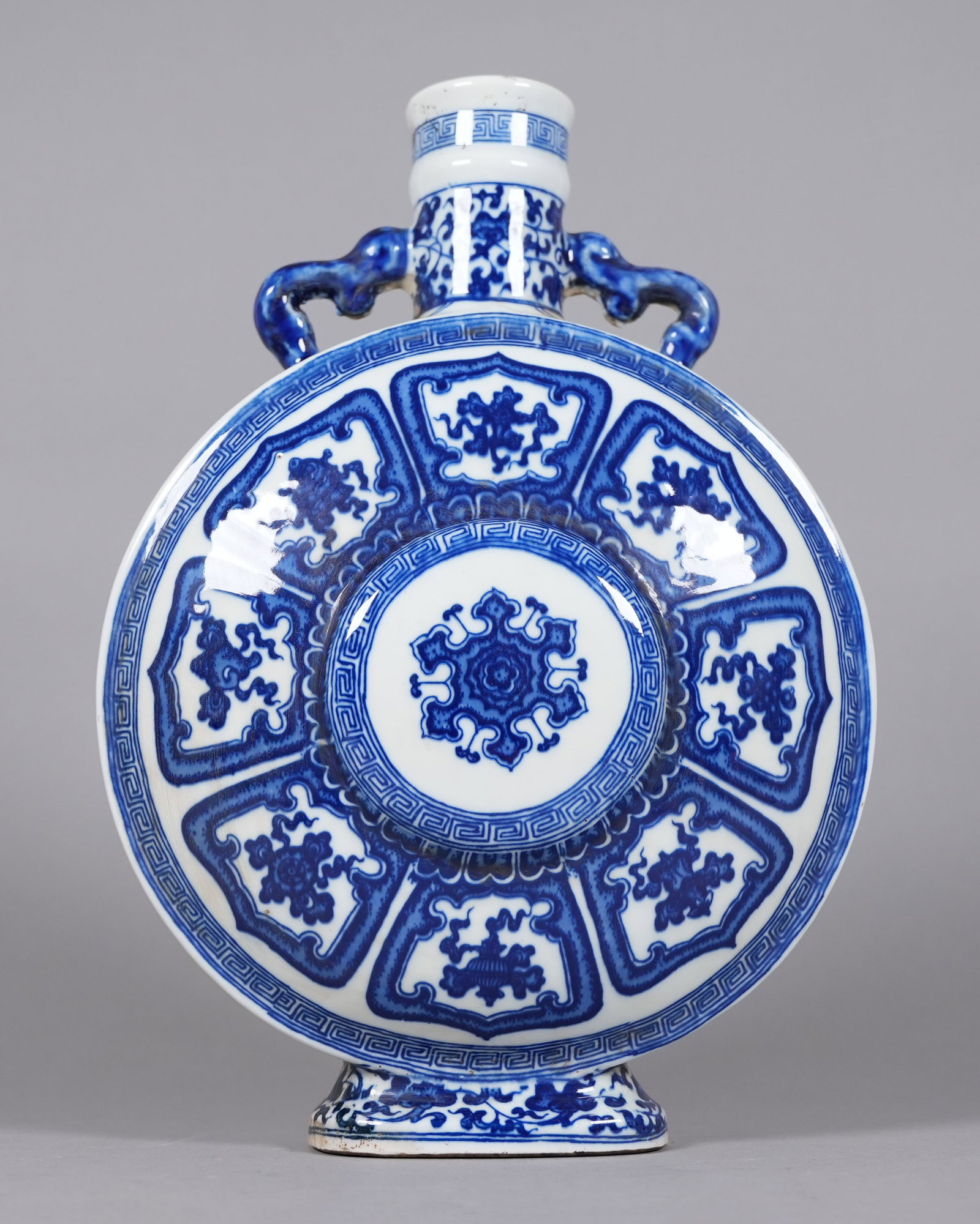 Chinese fine b/w flask vase: Chinese fine blue and white flask vase. H: 13.1" x W: 9.3."
