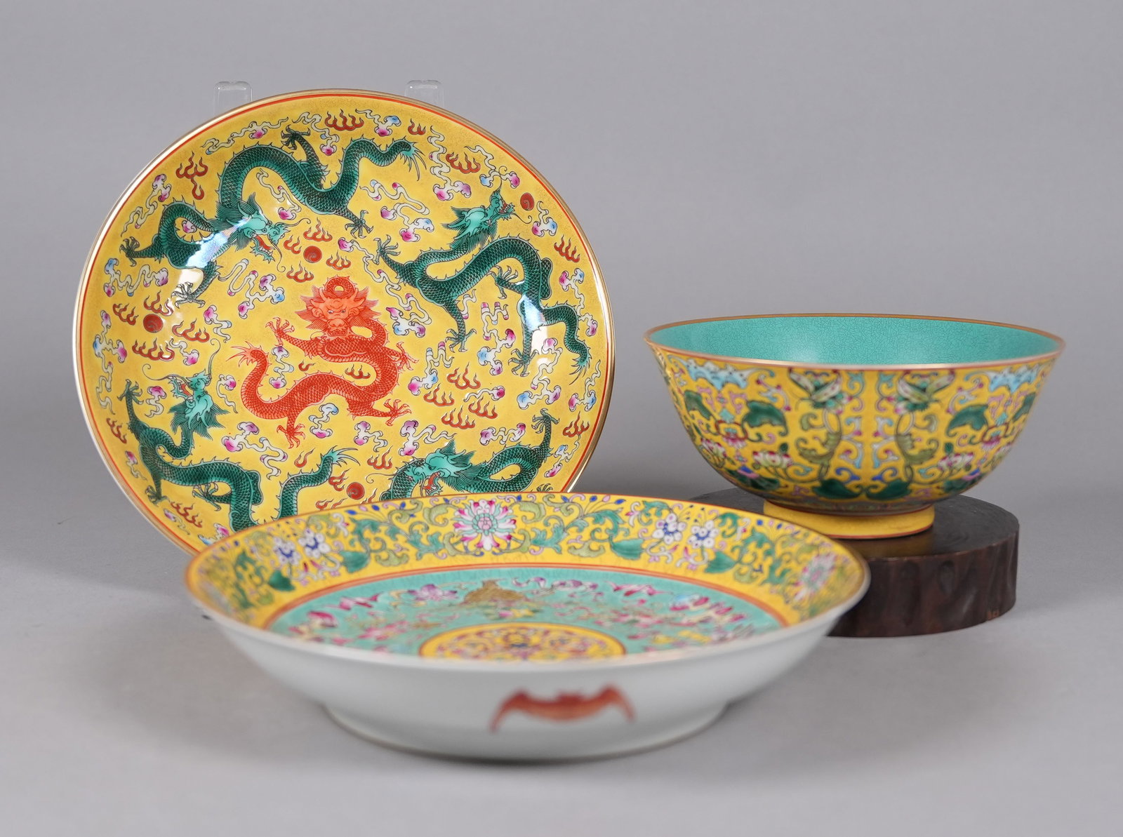 Lots Chinese fine porcelains: Lots Chinese fine porcelains, largest H: 2" x W: 8.2."