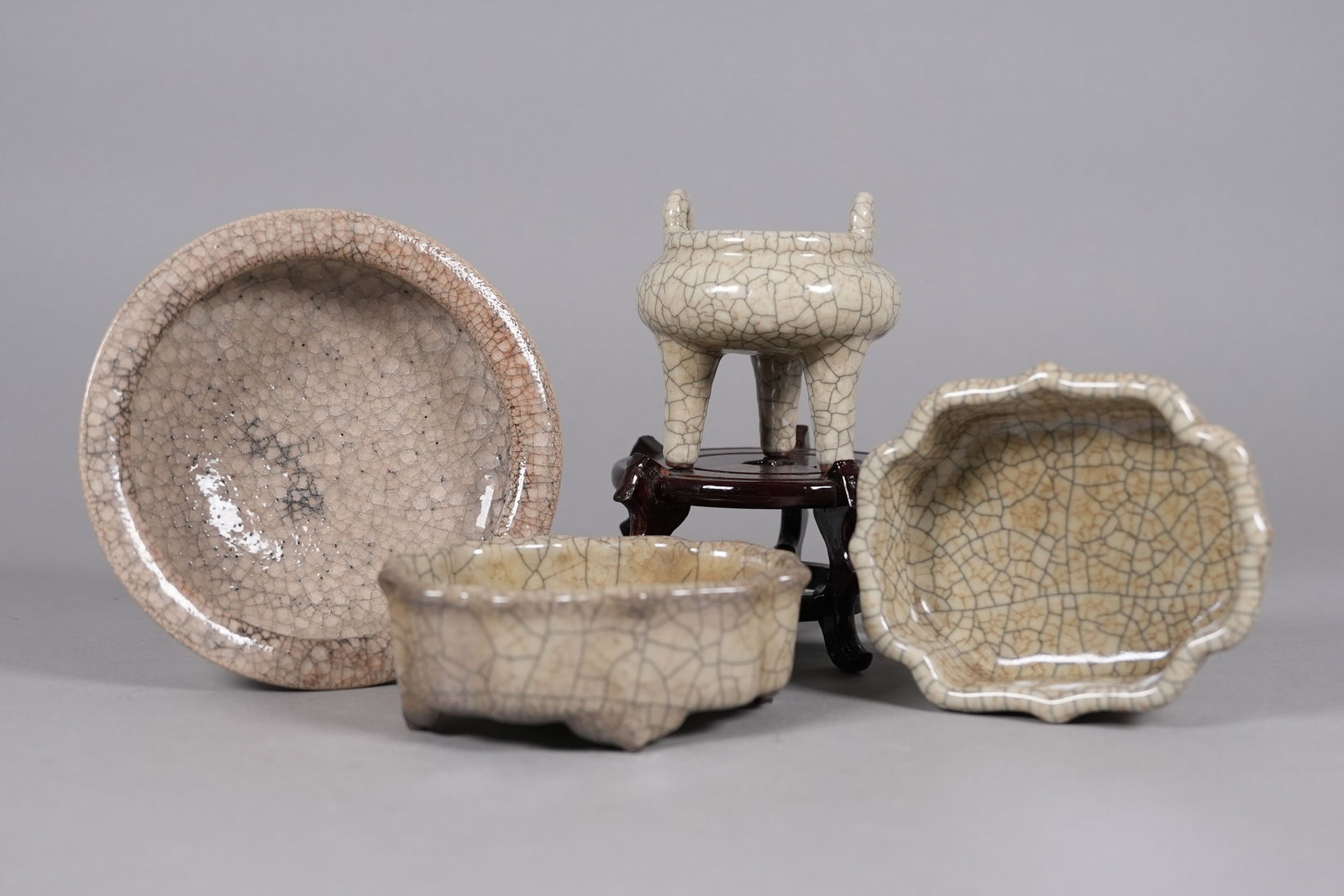 Lots Chinese fine crackled porcelains (1 of 7)