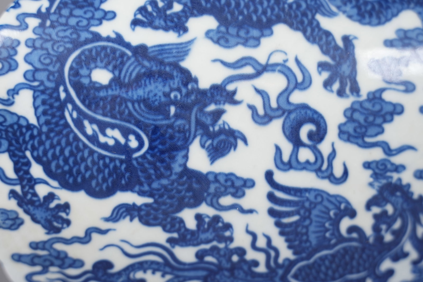 Chinese tall handled dragon vase - 5
