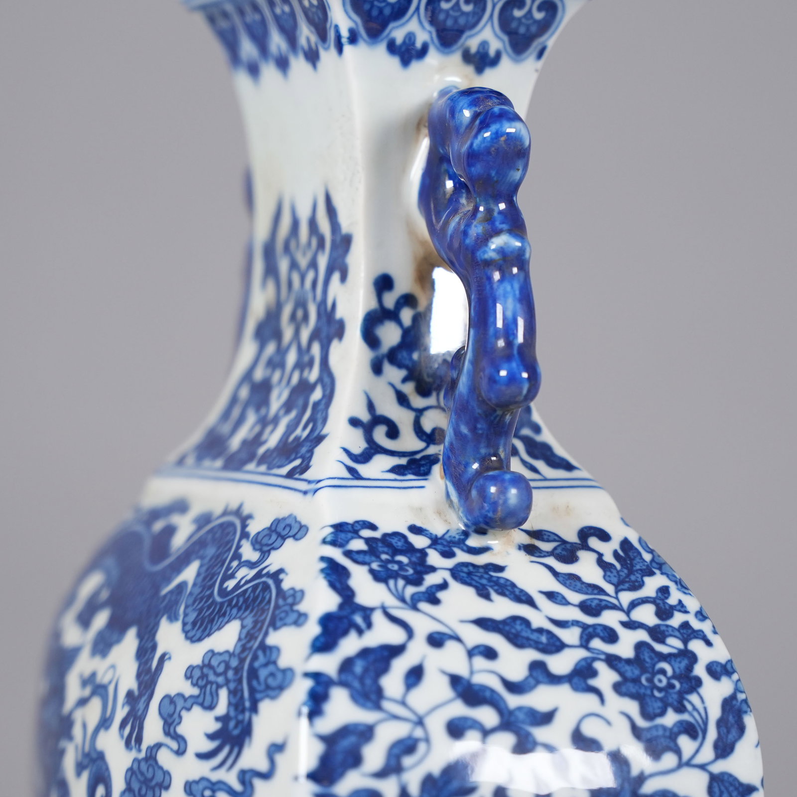 Chinese tall handled dragon vase - 6
