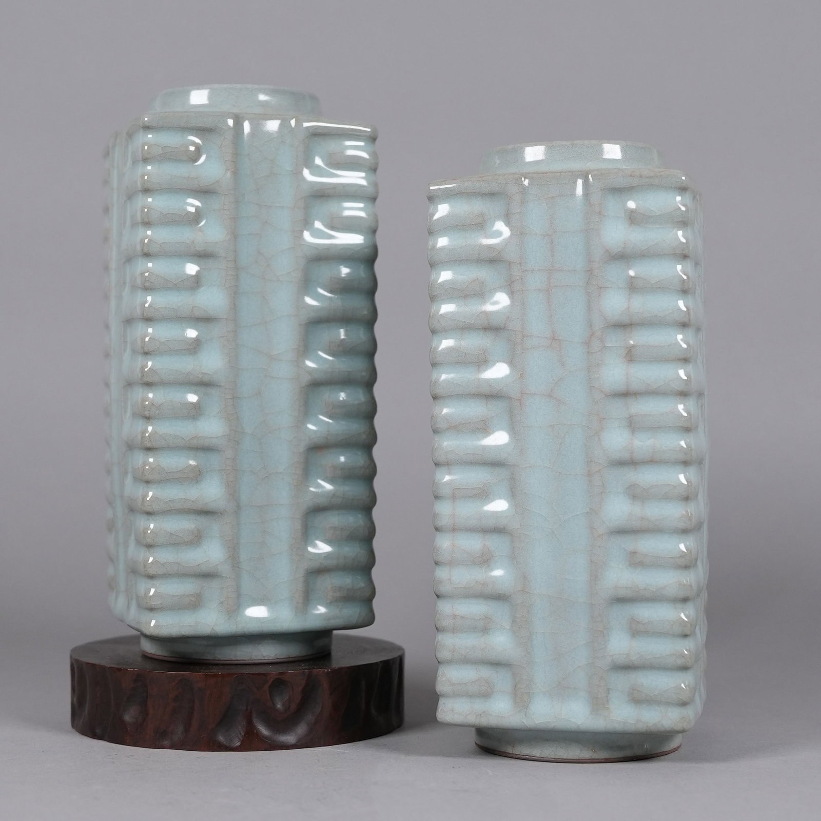 2 Chinese fine square crackled vase: 2 Chinese fine square crackled vase. H: 8.5" x W: 3.5."