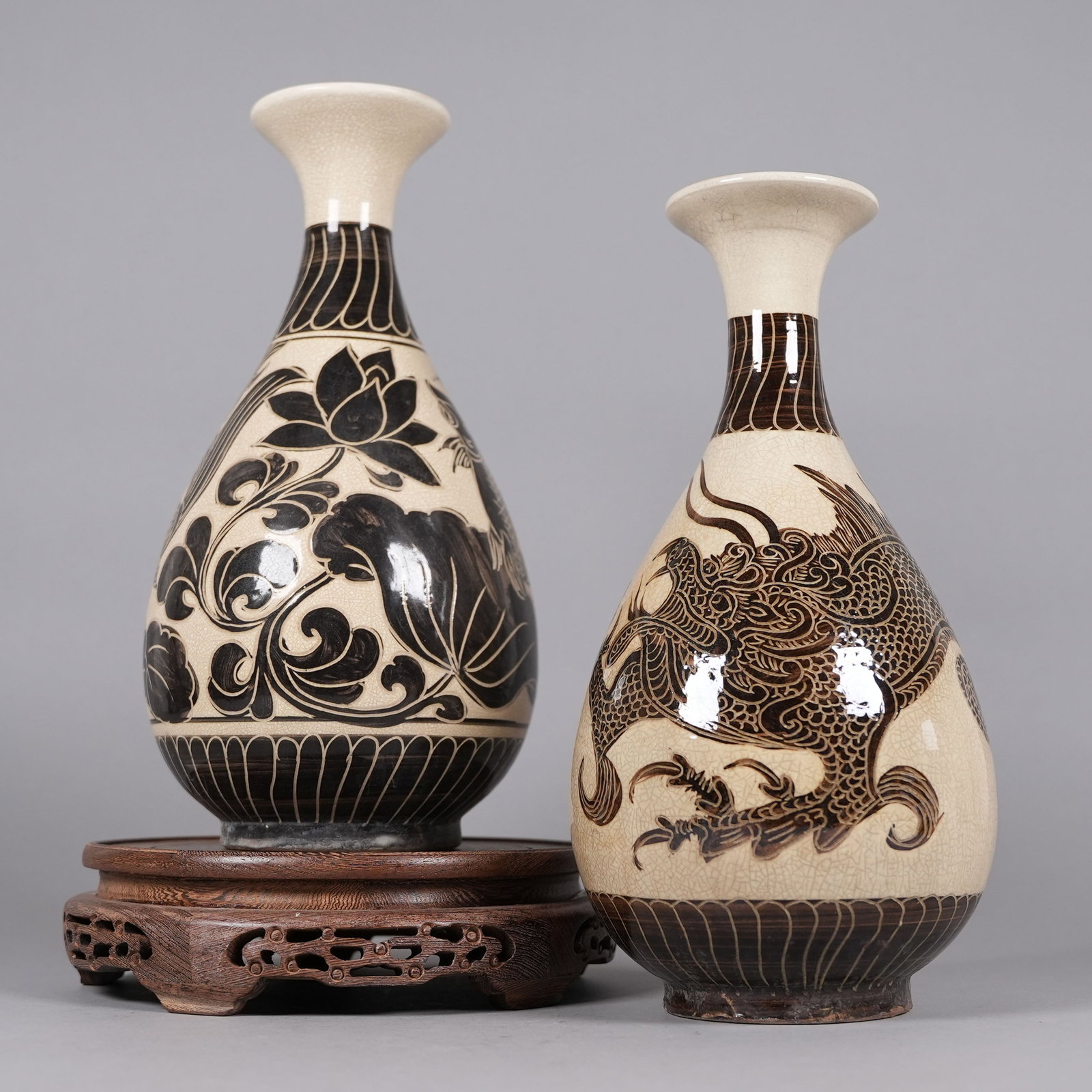 2 Chinese fine black glaze vase: 2 Chinese fine black glaze vase. H: 12.6" x W: 7."