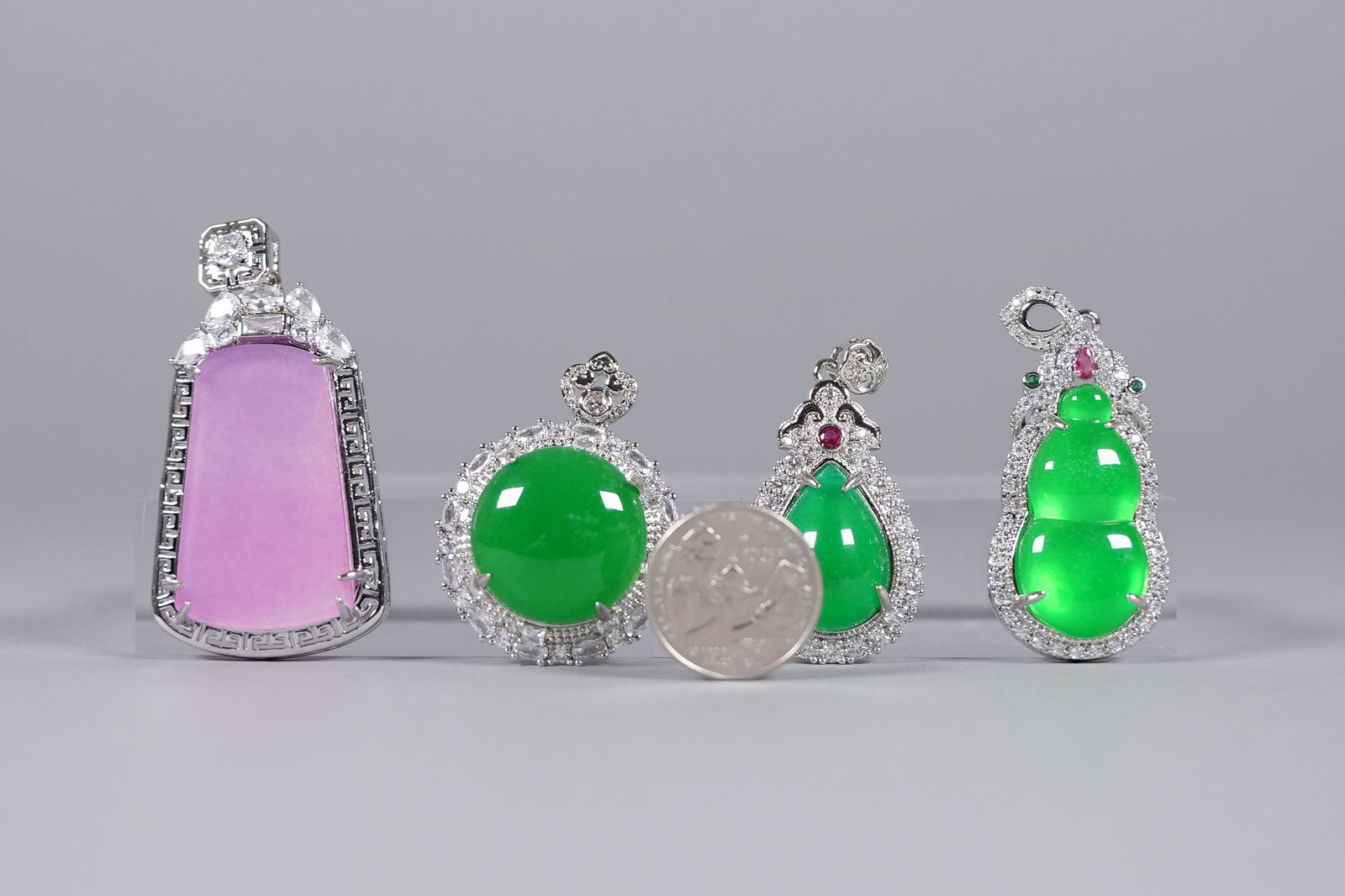 Lots Chinese fine pendants - 2