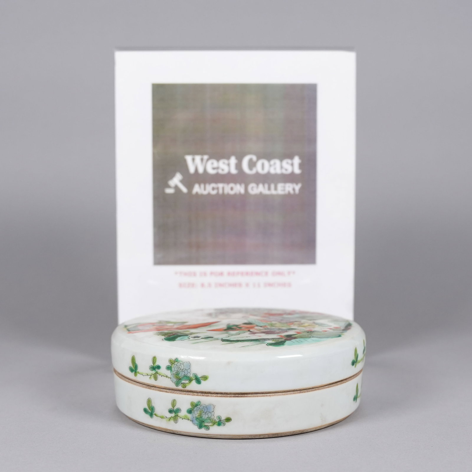 Chinese fine round lidded box - 2