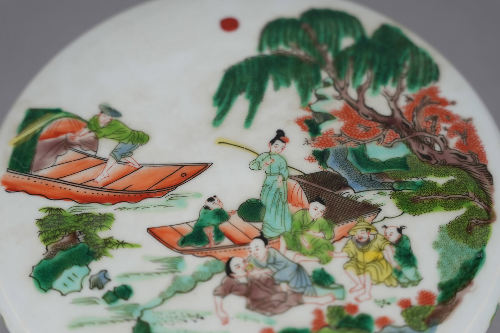 Chinese fine round lidded box - 6