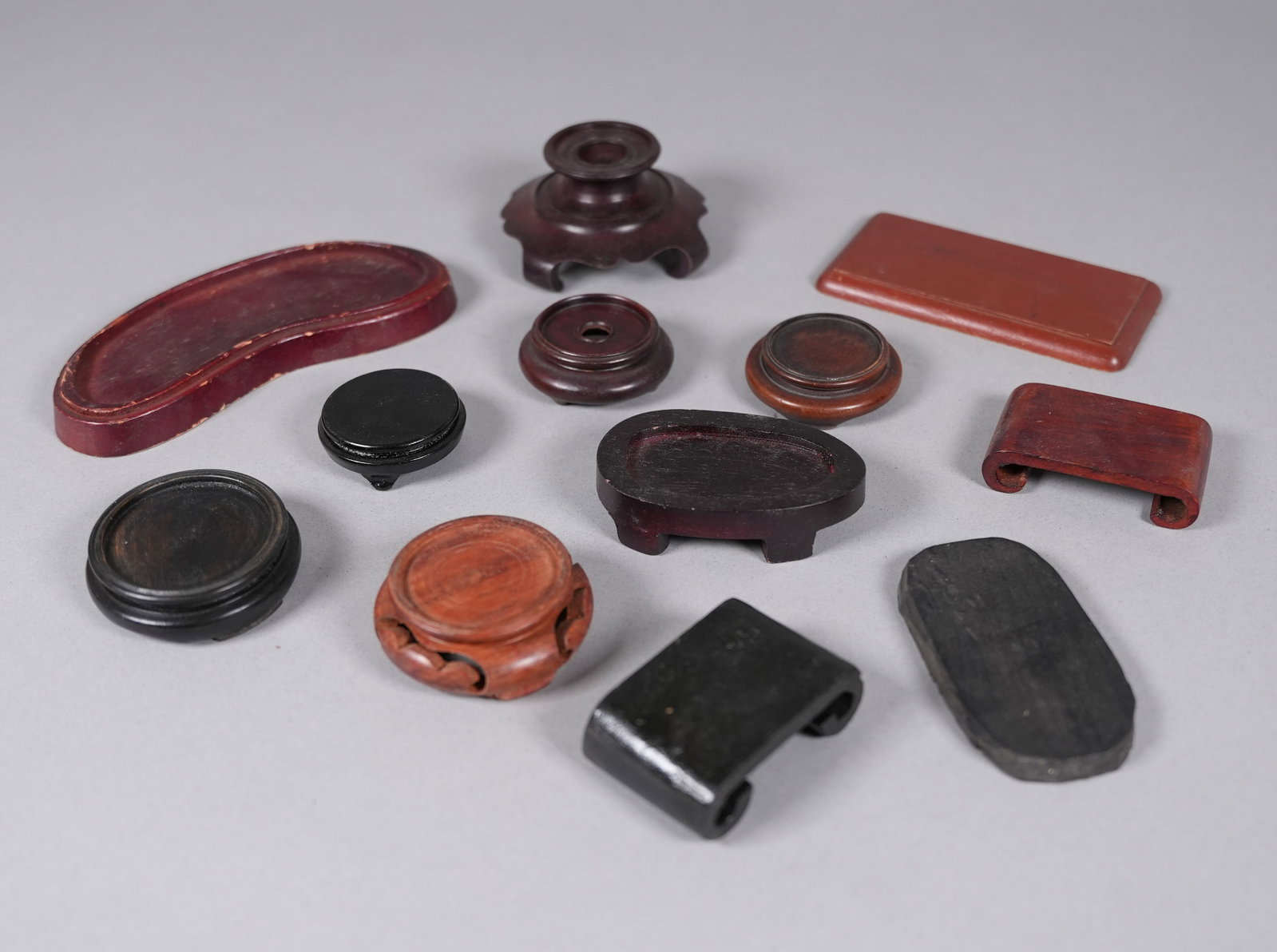 Lots hard wooden stand - 5