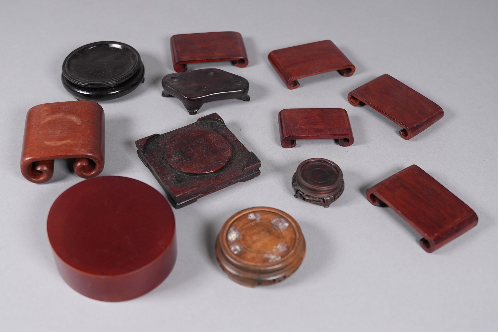 Lots hard wooden stand - 5
