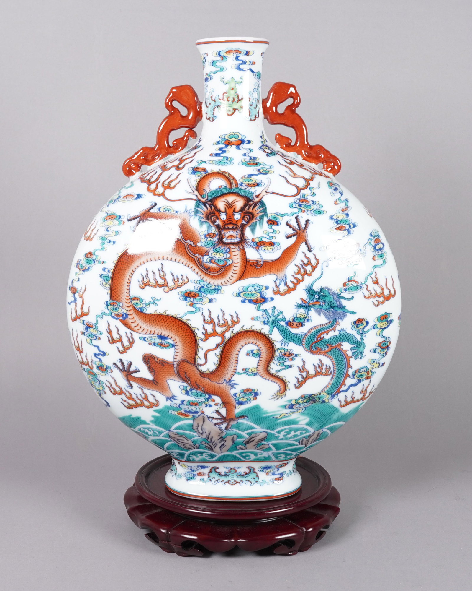 Chinese fine dragon flask vase estate: Chinese fine dragon flask vase. From an estate. H: 14" x W: 10.5."