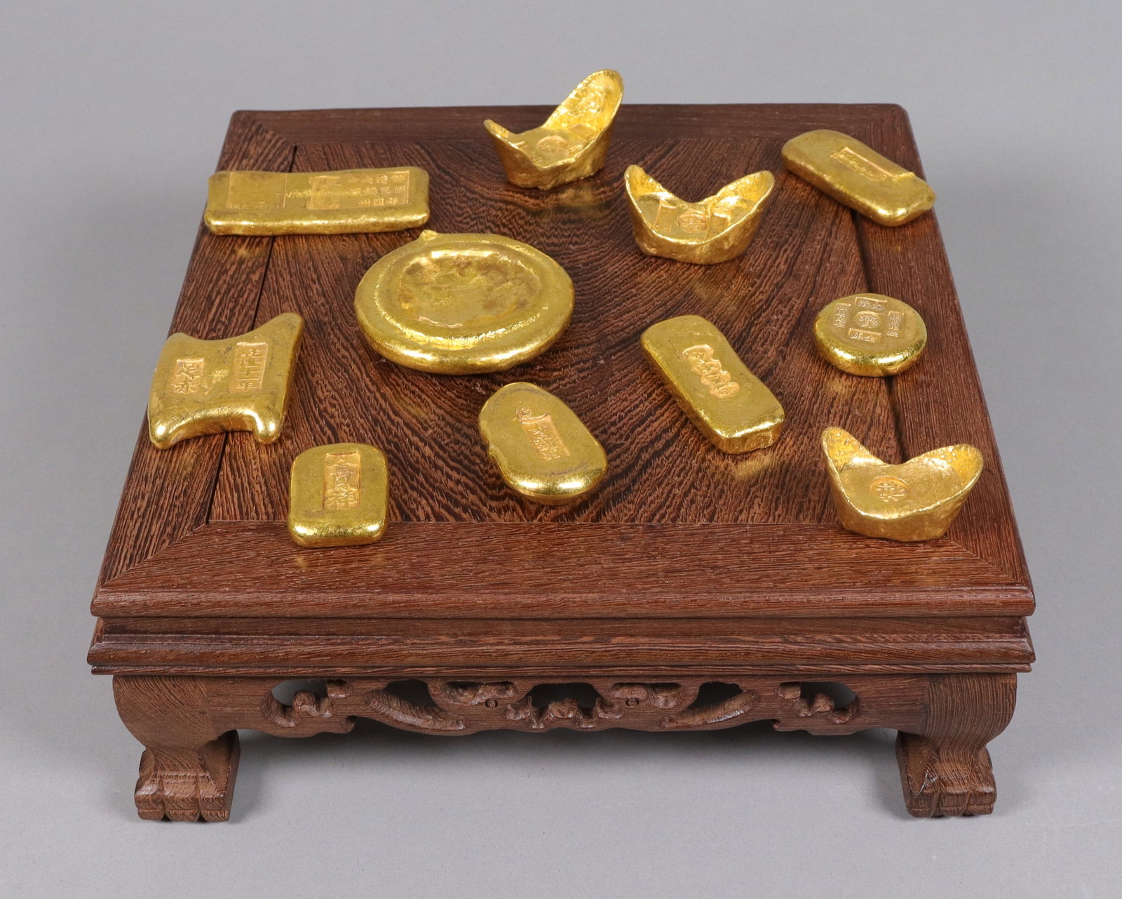 Lots Chinese fine ingots ungraded: Lots Chinese fine ingots ungraded. All sales are final, no return. We do not guarantee its grading, engraving, carvings, age or material. No return.