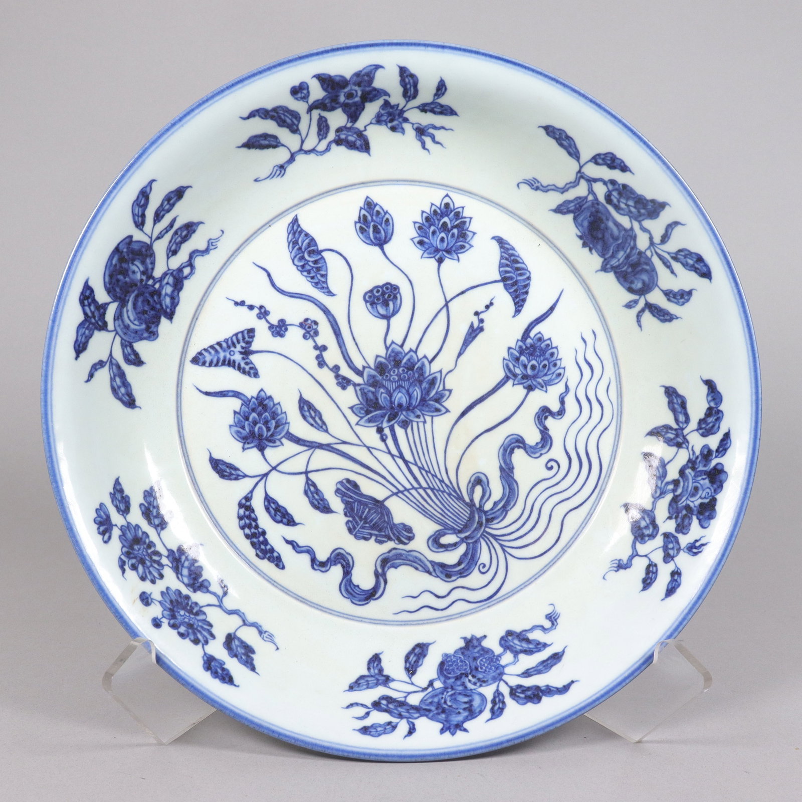 Chinese fine large b/w charger: Chinese fine large b/w charger plate. H: 2.75" x W: 13.75."