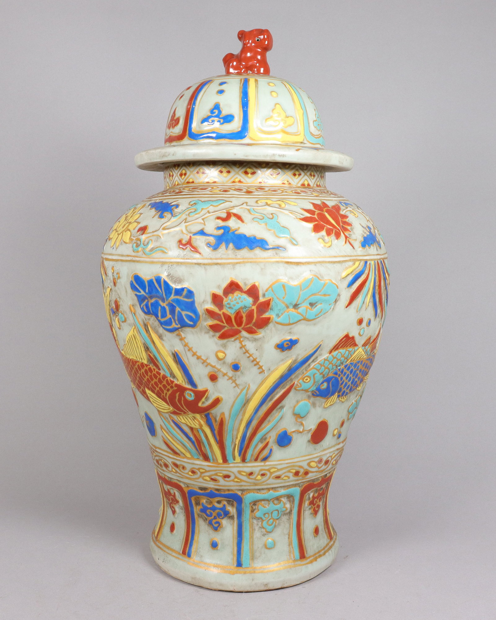 Chinese large tall lidded jar: Chinese large tall lidded jar vase. All sales are final, no return. Please refer to detail photos.