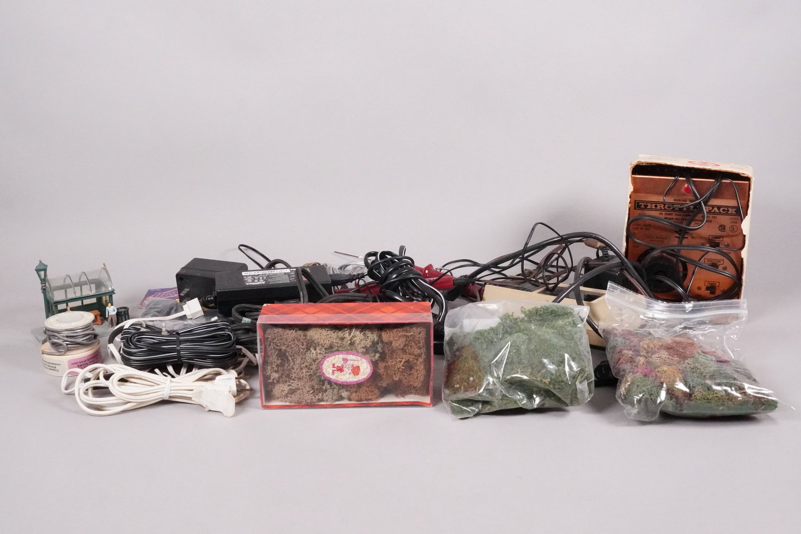 Lots vintage train items: Lots vintage train items, condition selling it as is, all sales are final. No return.