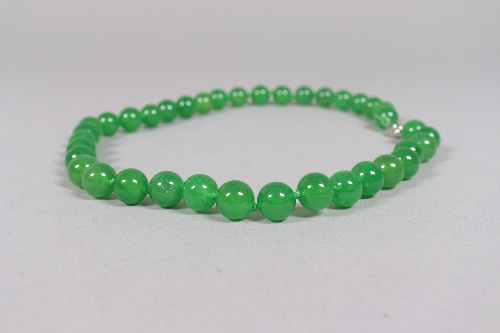 Lots apple green beaded items - 5