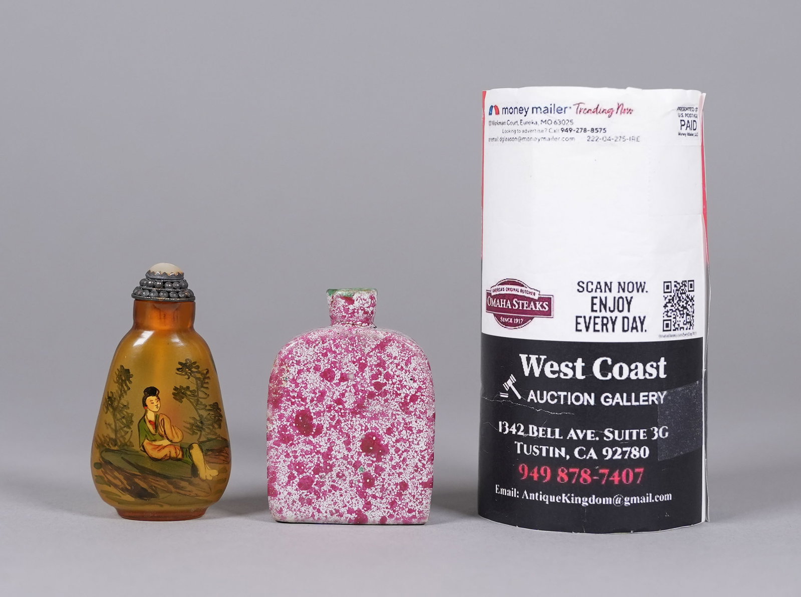 2 Chinese snuff bottles - 2
