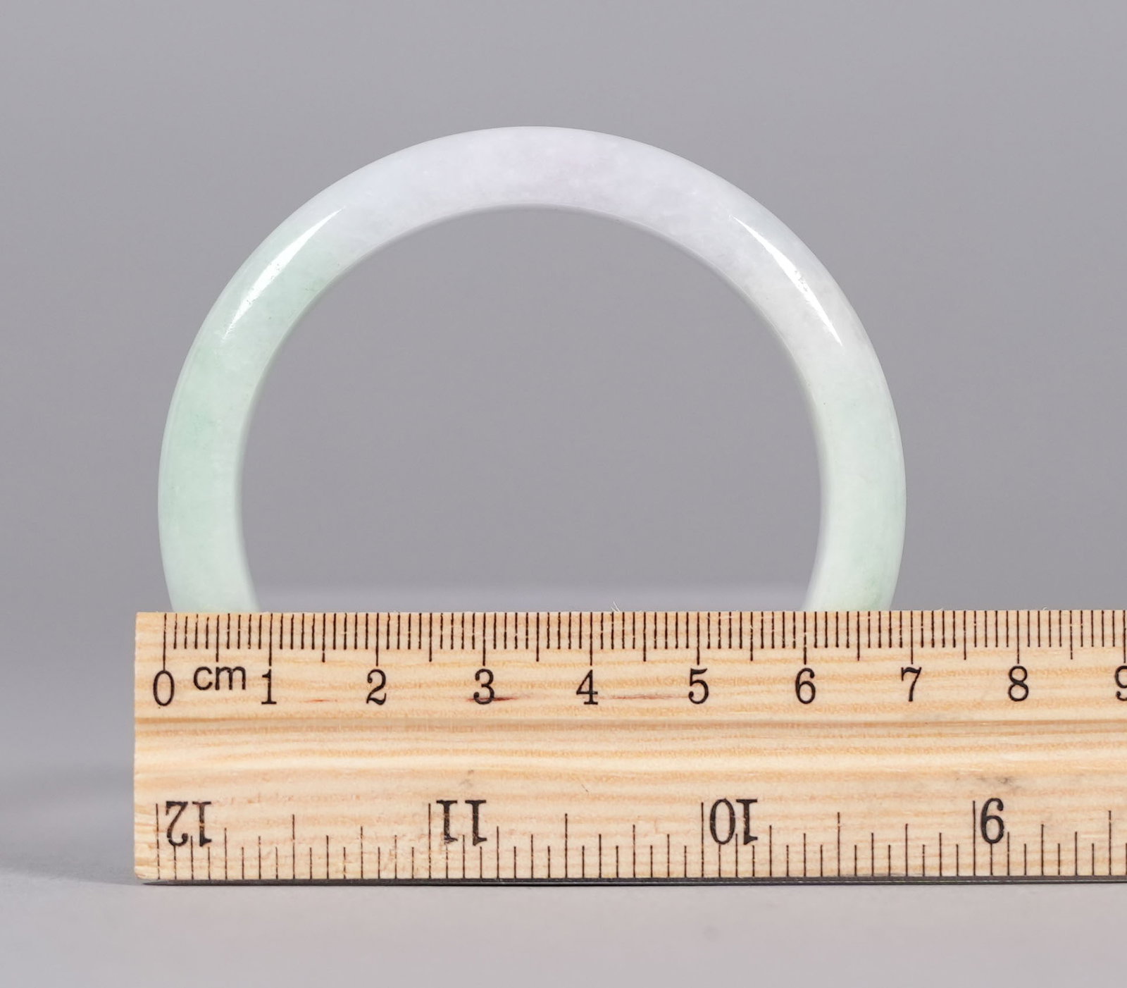 Chinese fine jadeite bangle - 2