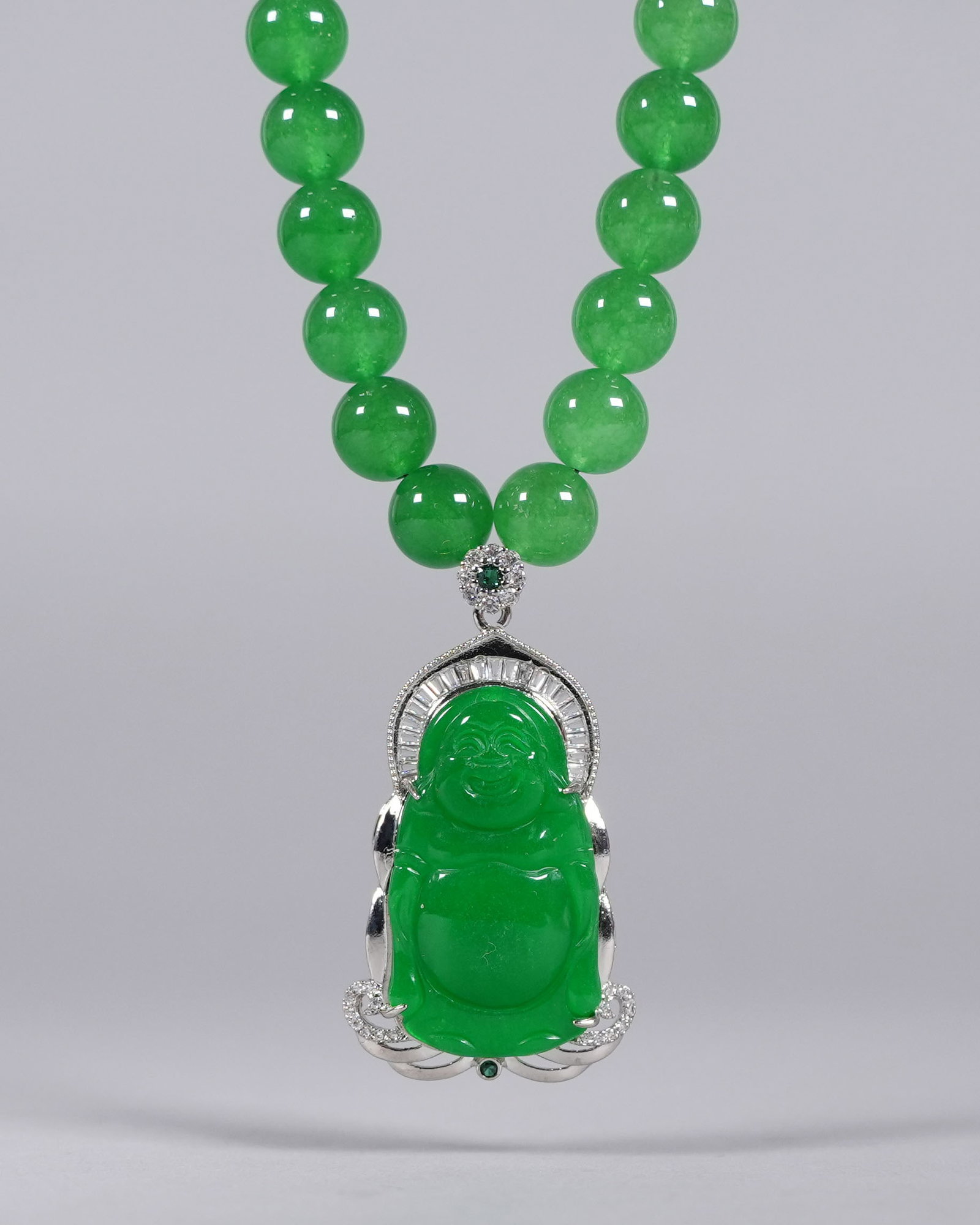 Chinese fine apple green necklace (1 of 6)