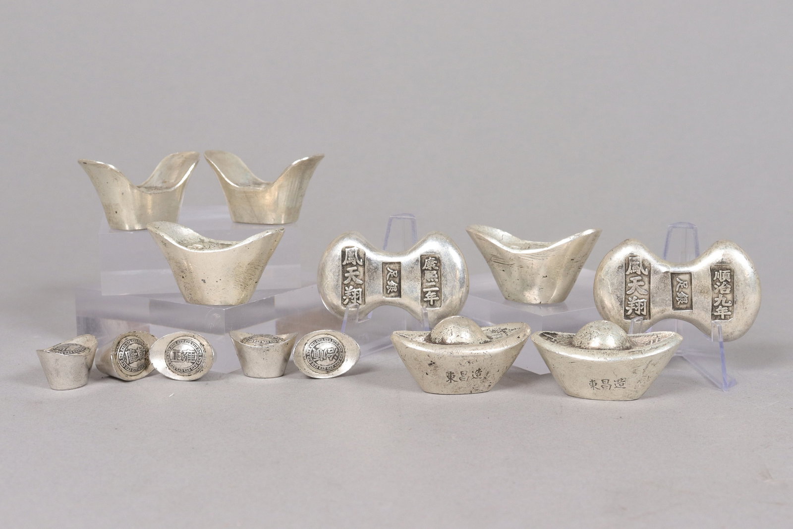 Lots Chinese ingots ungraded: Lots Chinese ingots ungraded. We do not guarantee its material, age, grading, engraving. All sales are final, no return.