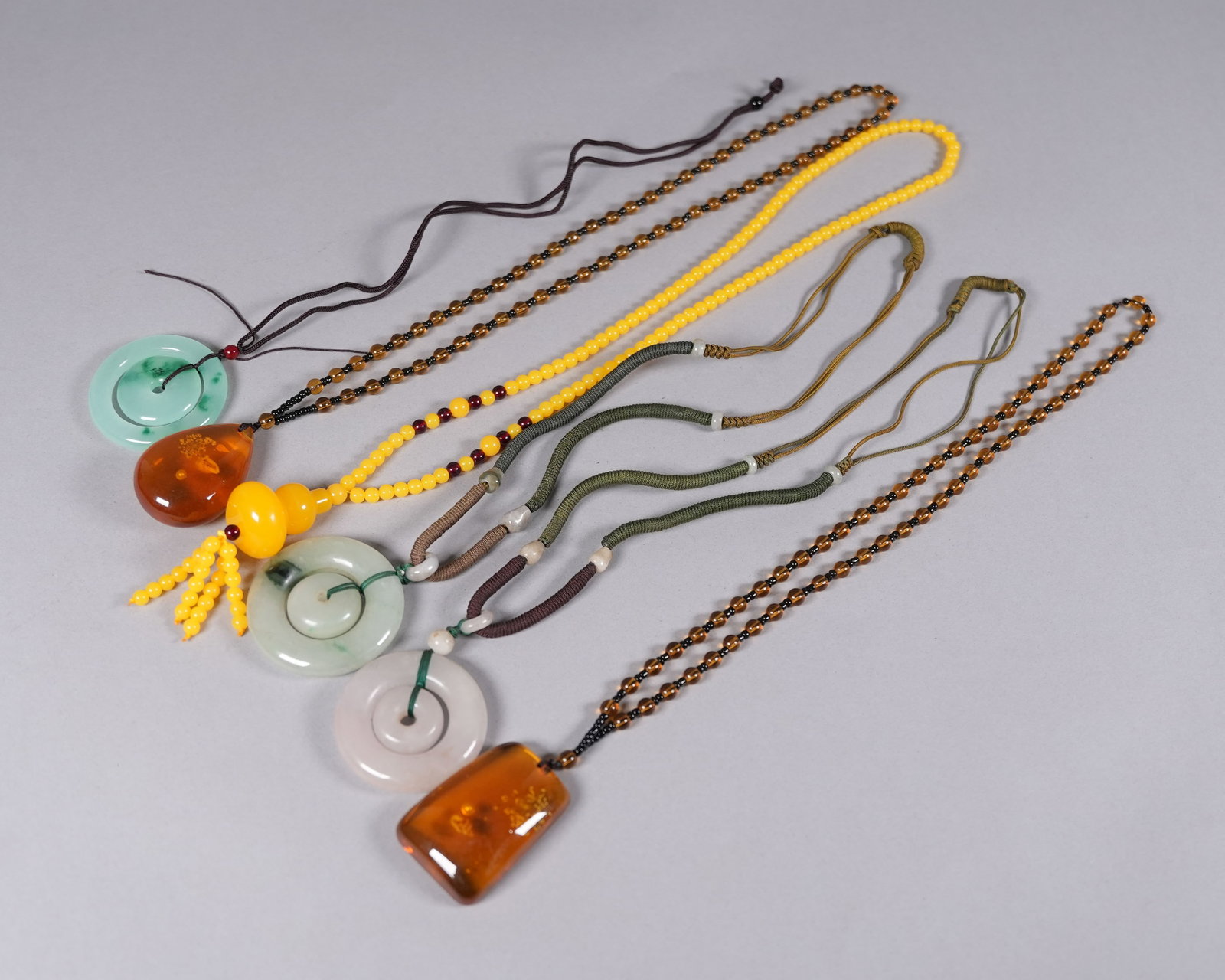 Lots Chinese fine necklaces: Lots Chinese fine necklaces.