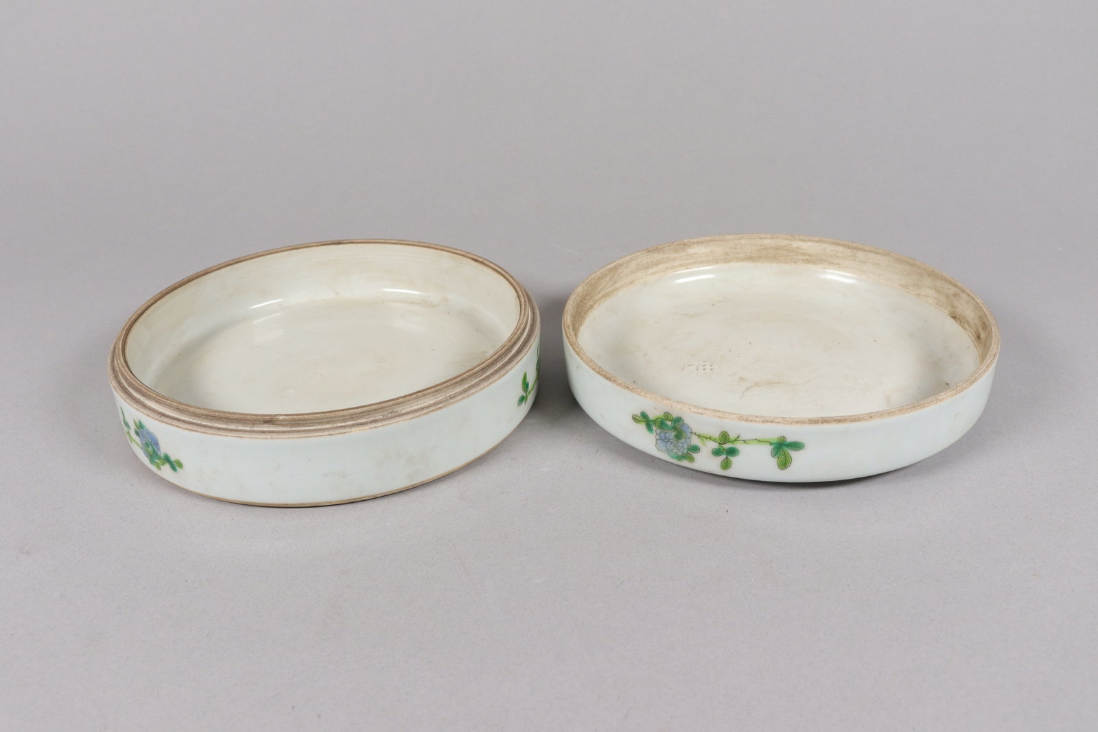 Chinese round fine lidded box - 3