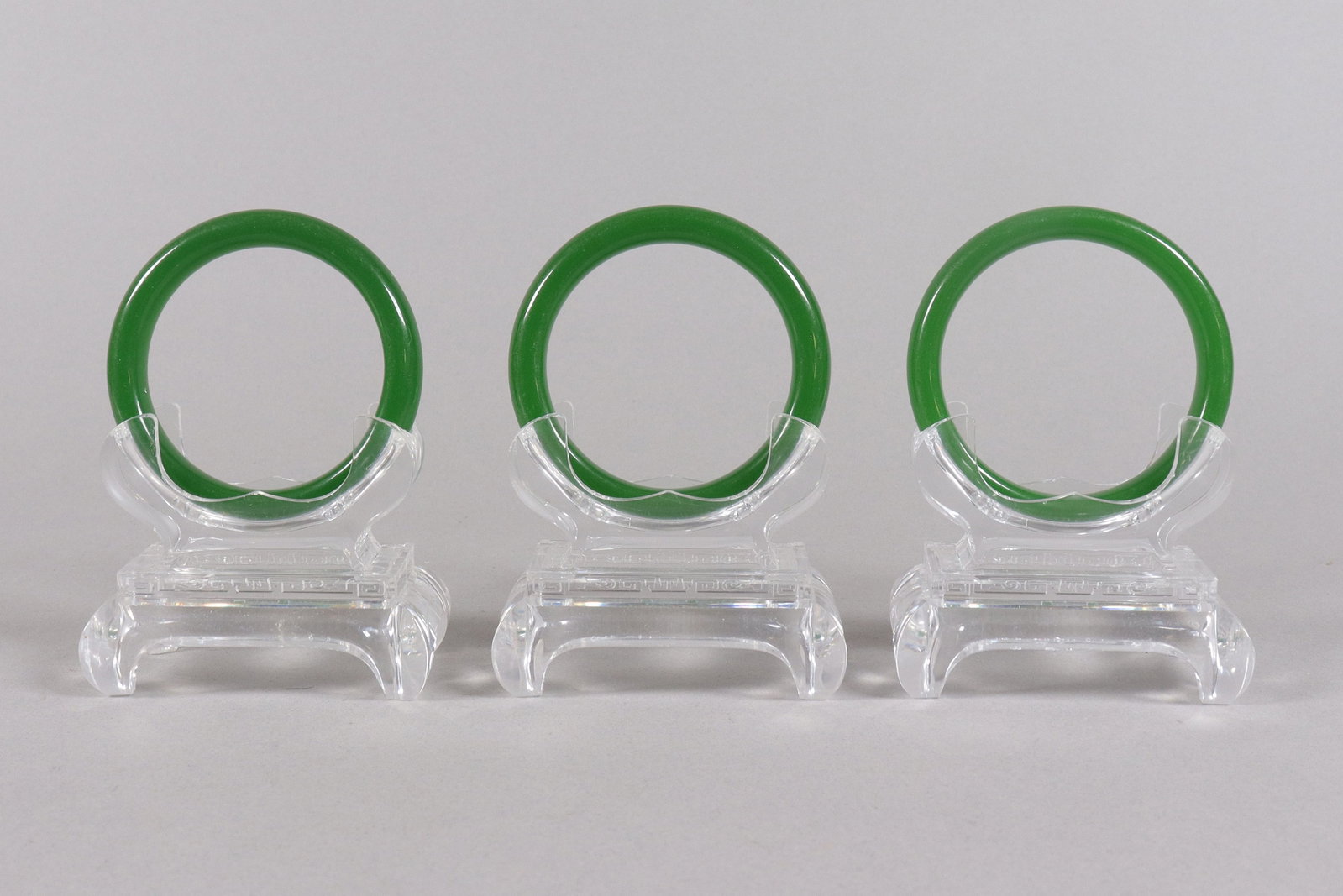 Lots Chinese fine apple green bangles (1 of 6)
