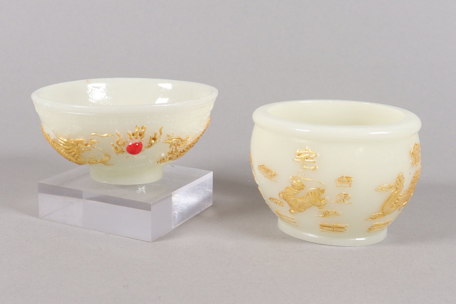 Lots Chinese fine carved cups: Lots Chinese fine carved cups.