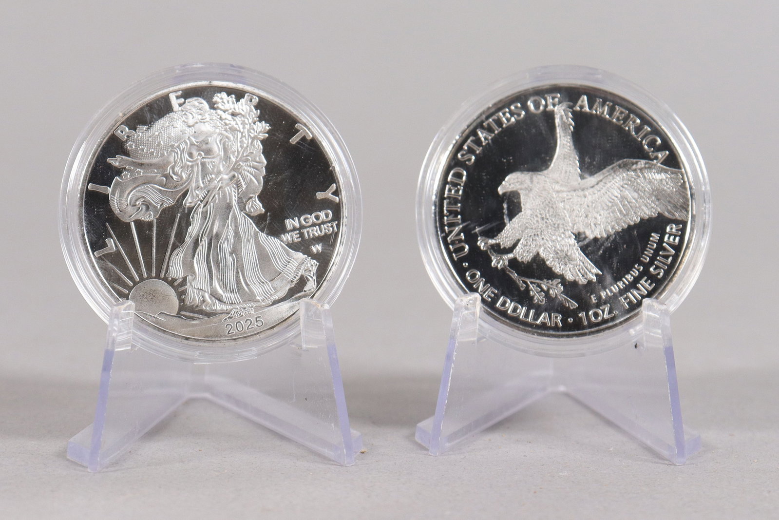 2 estate coins ungraded: 2 estate coins ungraded. We do not guarantee its material and age. All sales are final, no return.