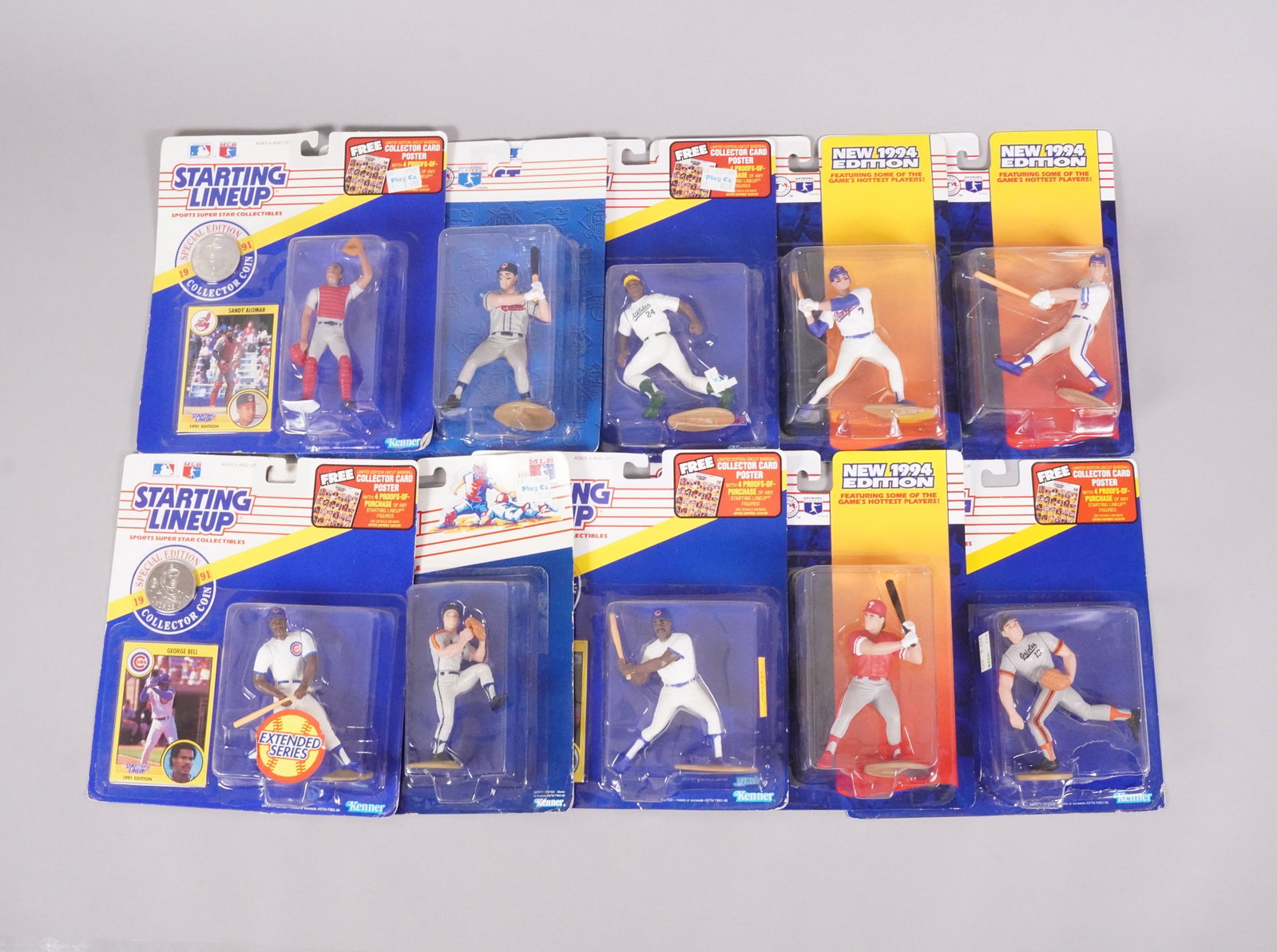 Lots baseball figures in box: Lots baseball figures in box.