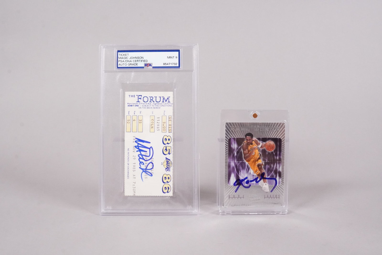 Lots Lakers graded items - 4