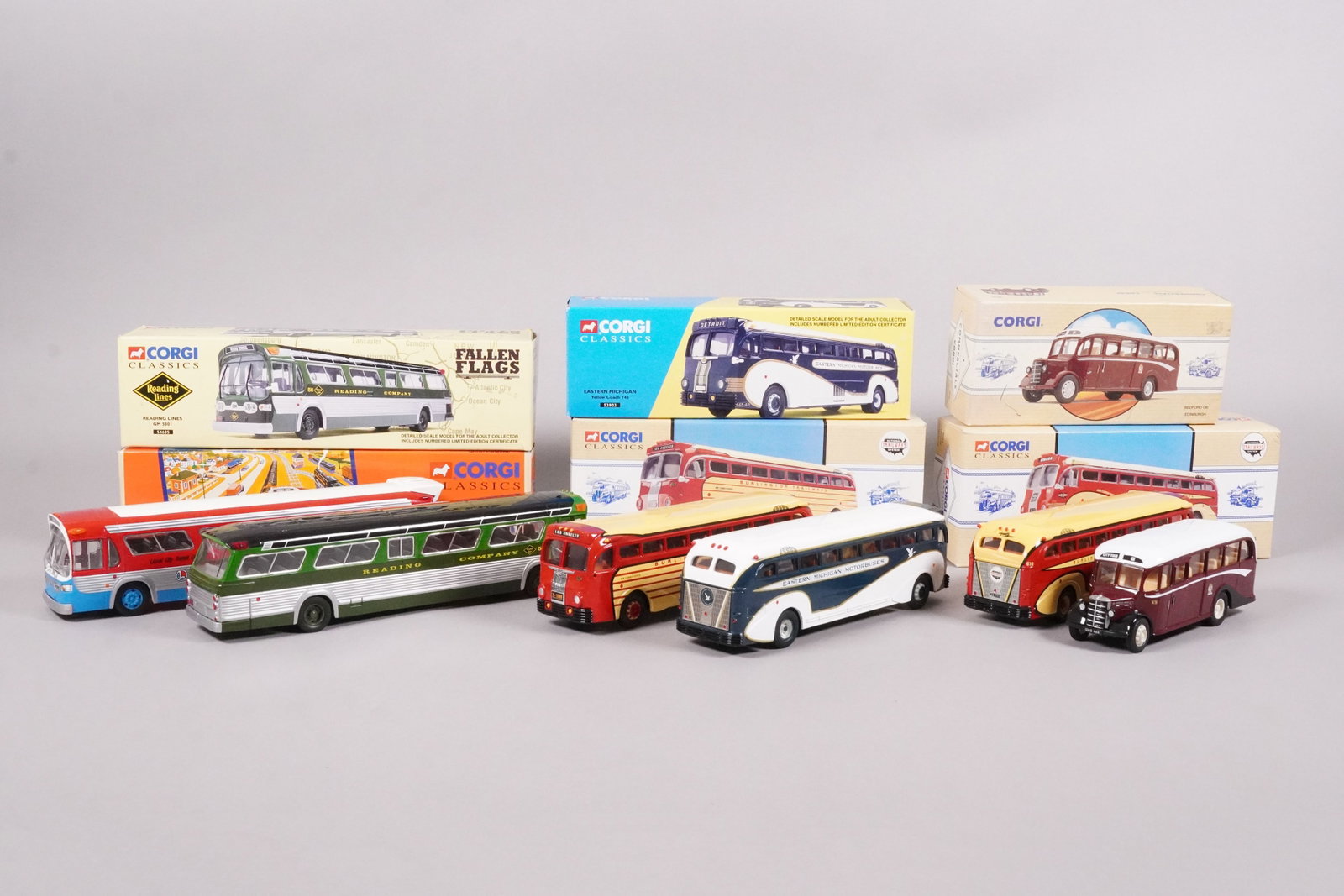 Lots Corgi bus with original box (1 of 7)