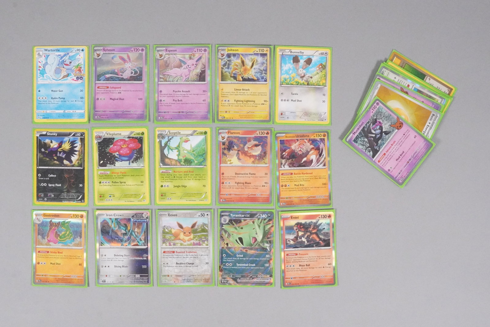 Lots Pokemon cards (1 of 6)