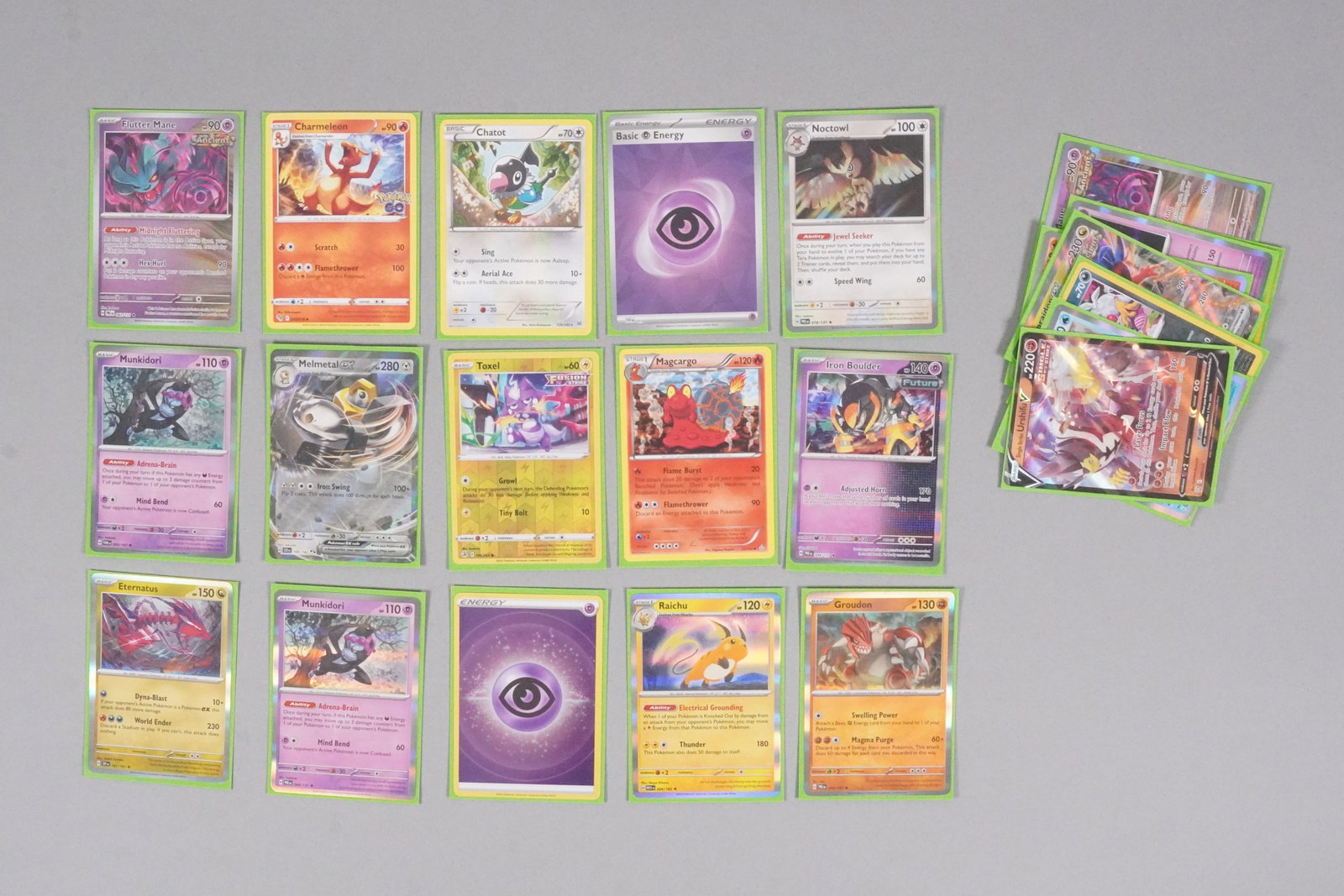 Lots Pokemon cards: Lots Pokemon cards.