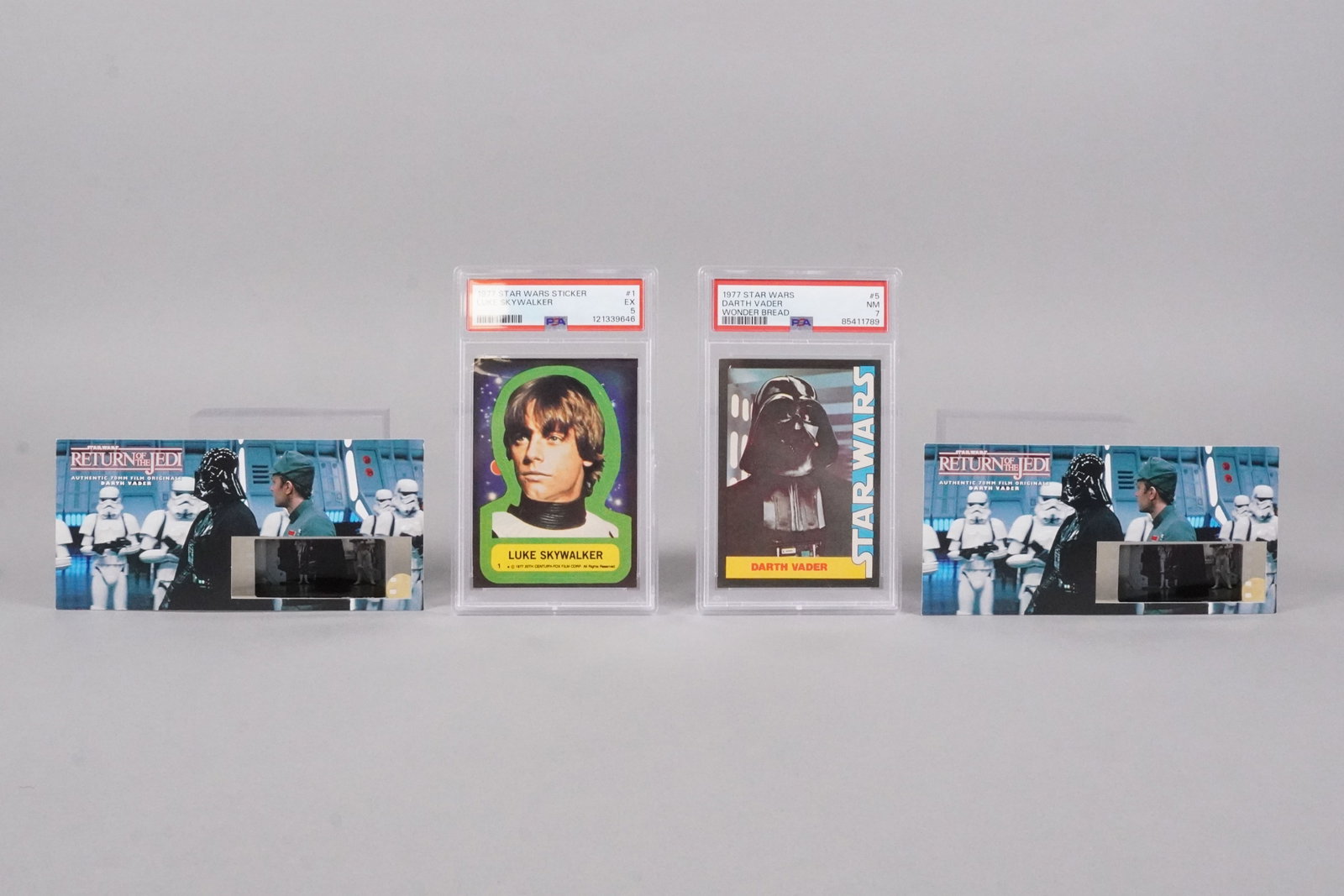 Lots Star Wars movie cell and card (1 of 6)