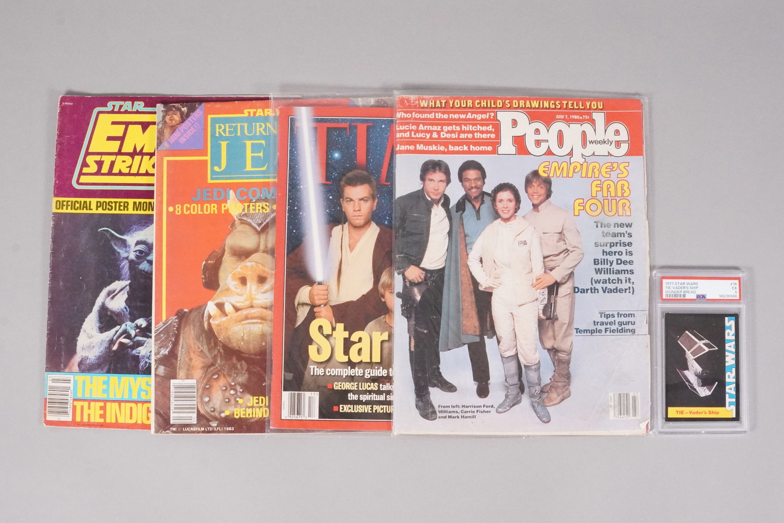 Lots Star Wars magazine and Star Wars card (1 of 6)
