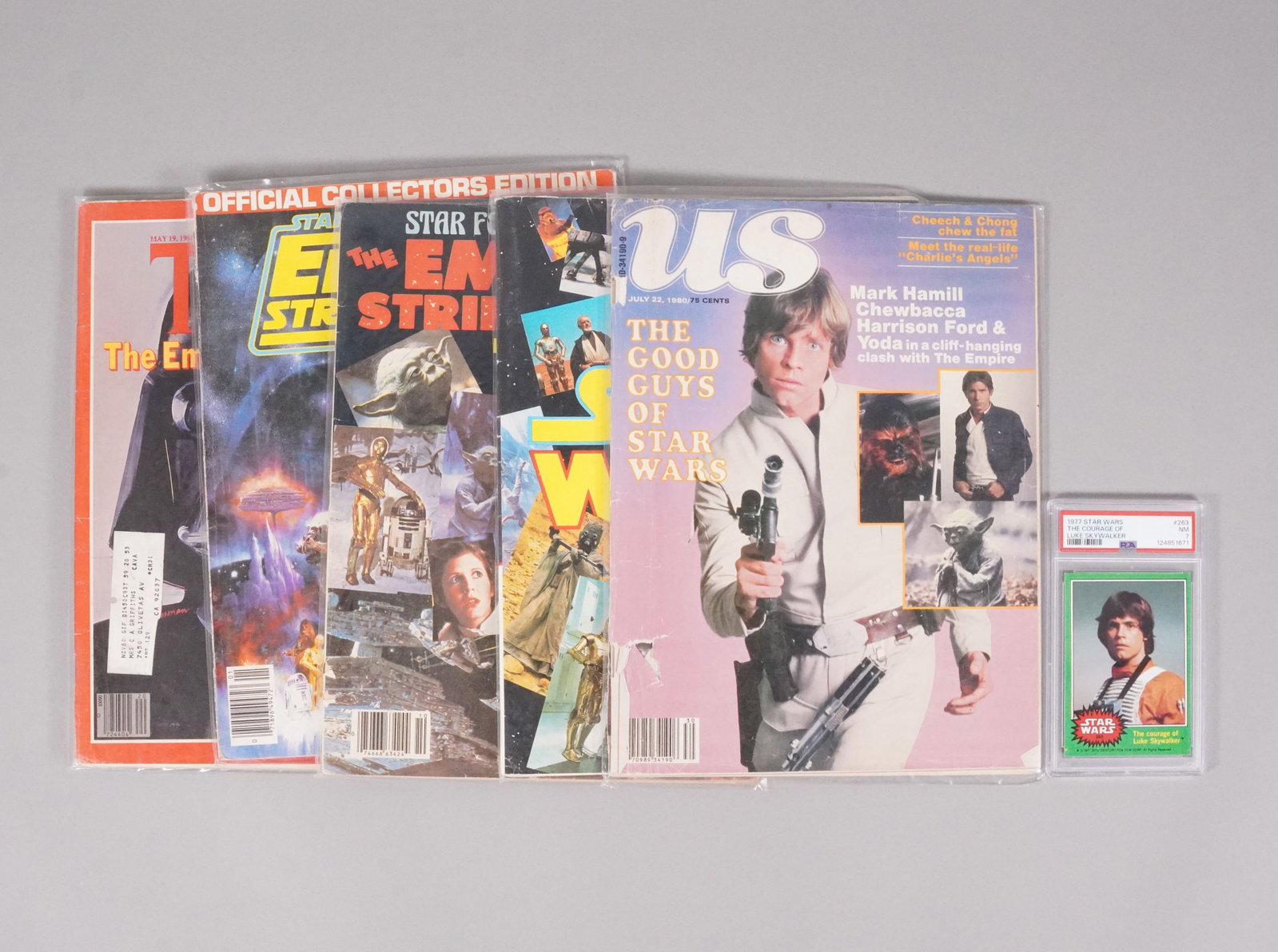 Lots Star Wars magazine and Star Wars card (1 of 6)