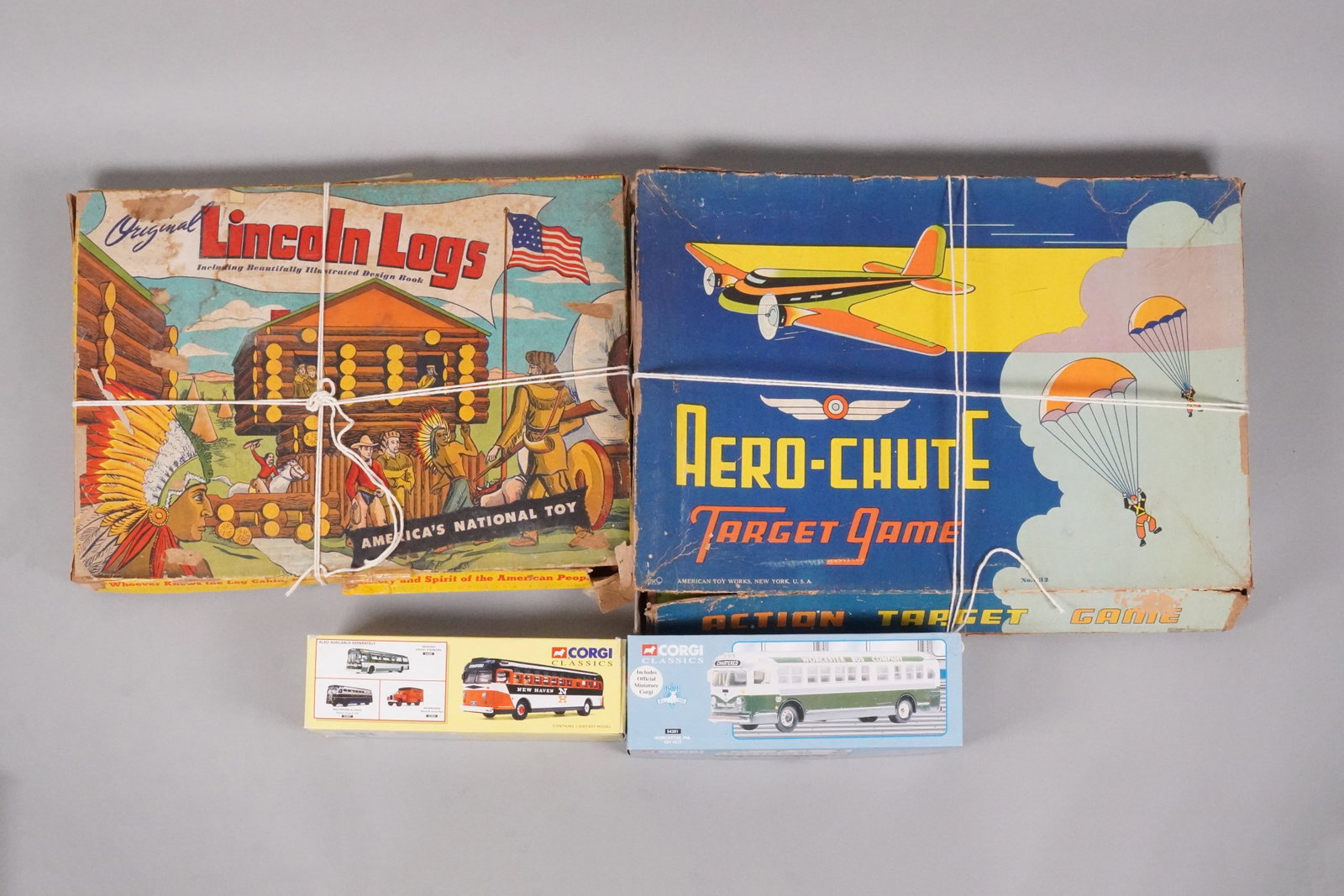 Lots vintage estate items in box: Lots vintage estate items in box.