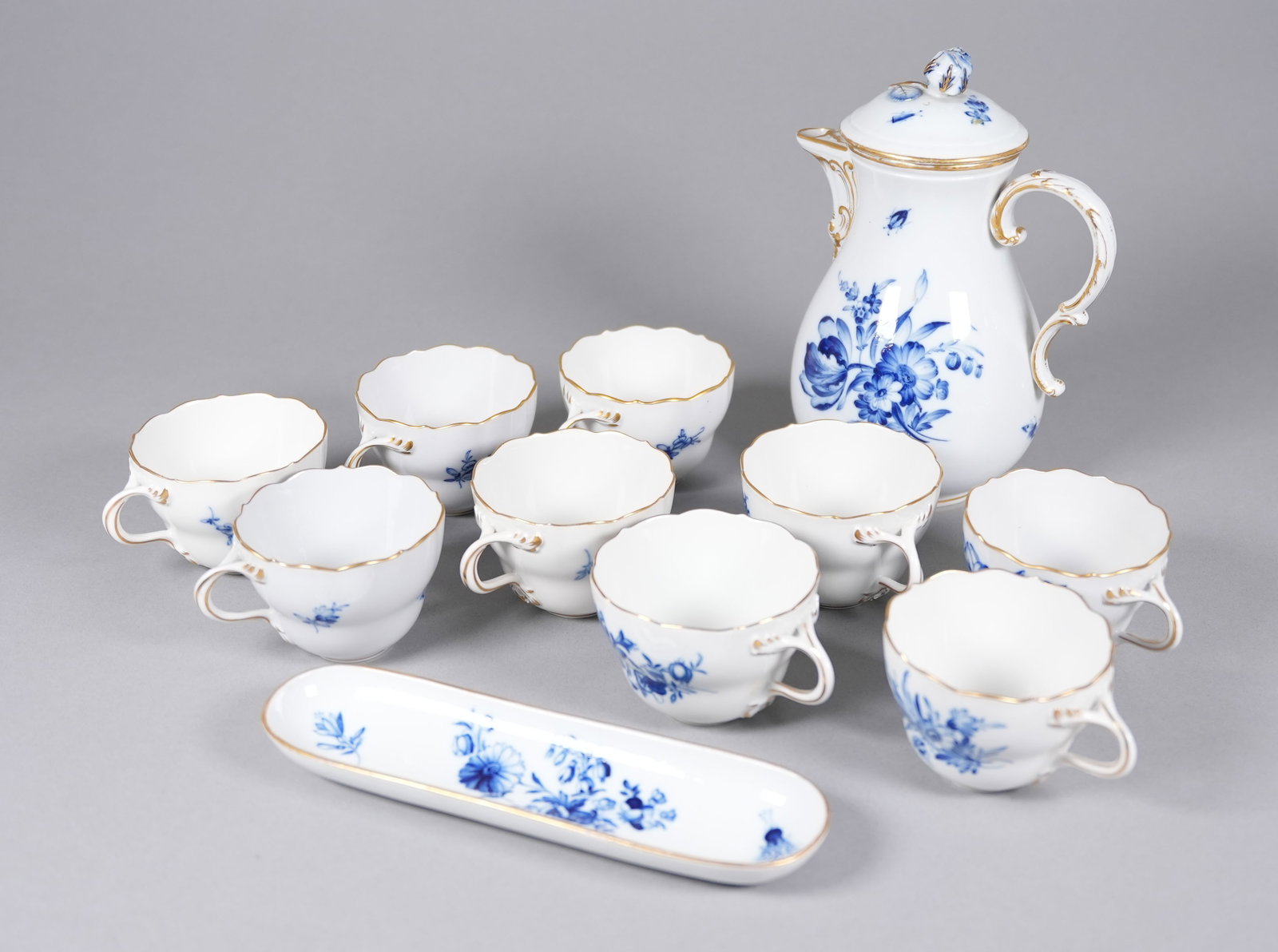 Lots antique Meissen b/w porcelains: Lots antique Meissen fine blue and white porcelains, and gilted. Largest H: 9" x W: 6.9."
