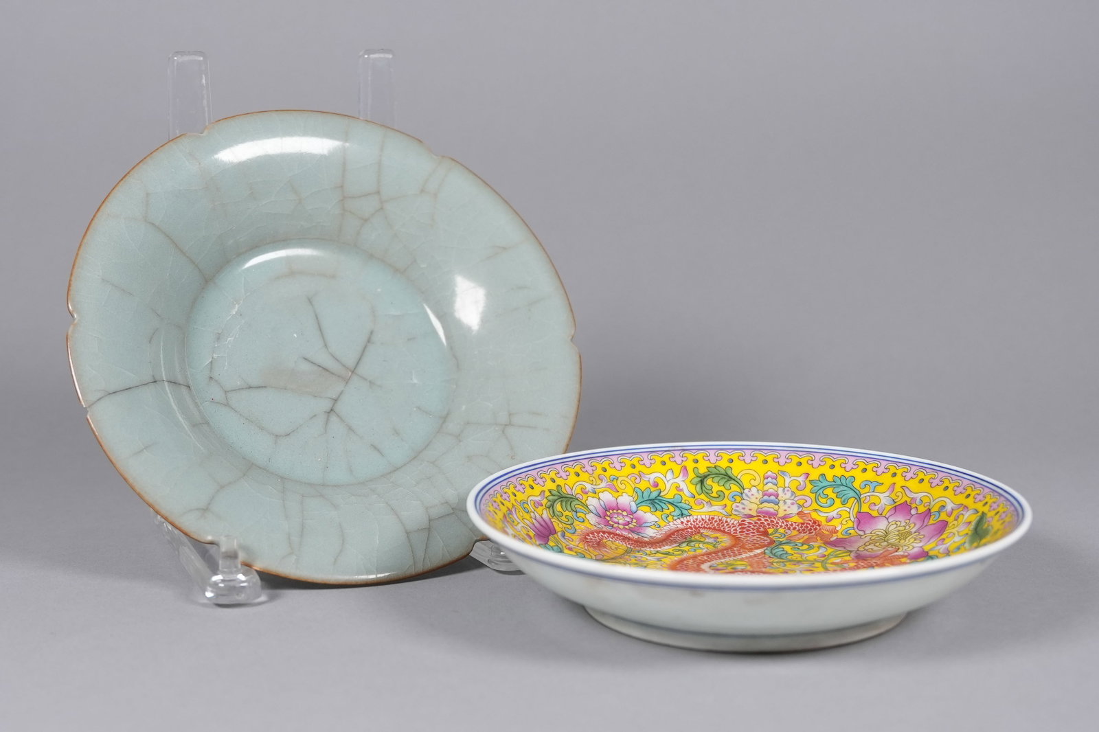 Lots Chinese fine dishes: Lots Chinese fine dishes, largest H: 1.5" x W: 7.6."