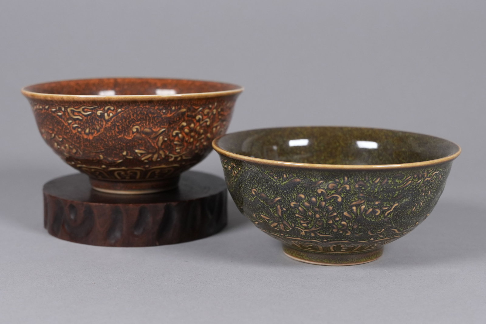 2 Chinese fine bowls: 2 Chinese fine bowls, largest H: 2.7" x W: 6."