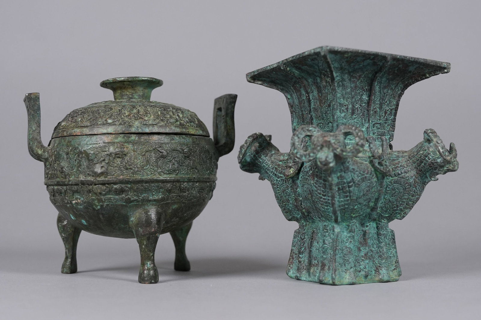 2 Chinese bronze vessels: 2 Chinese fine bronze vessels, largest H: 5.5" x W: 4."
