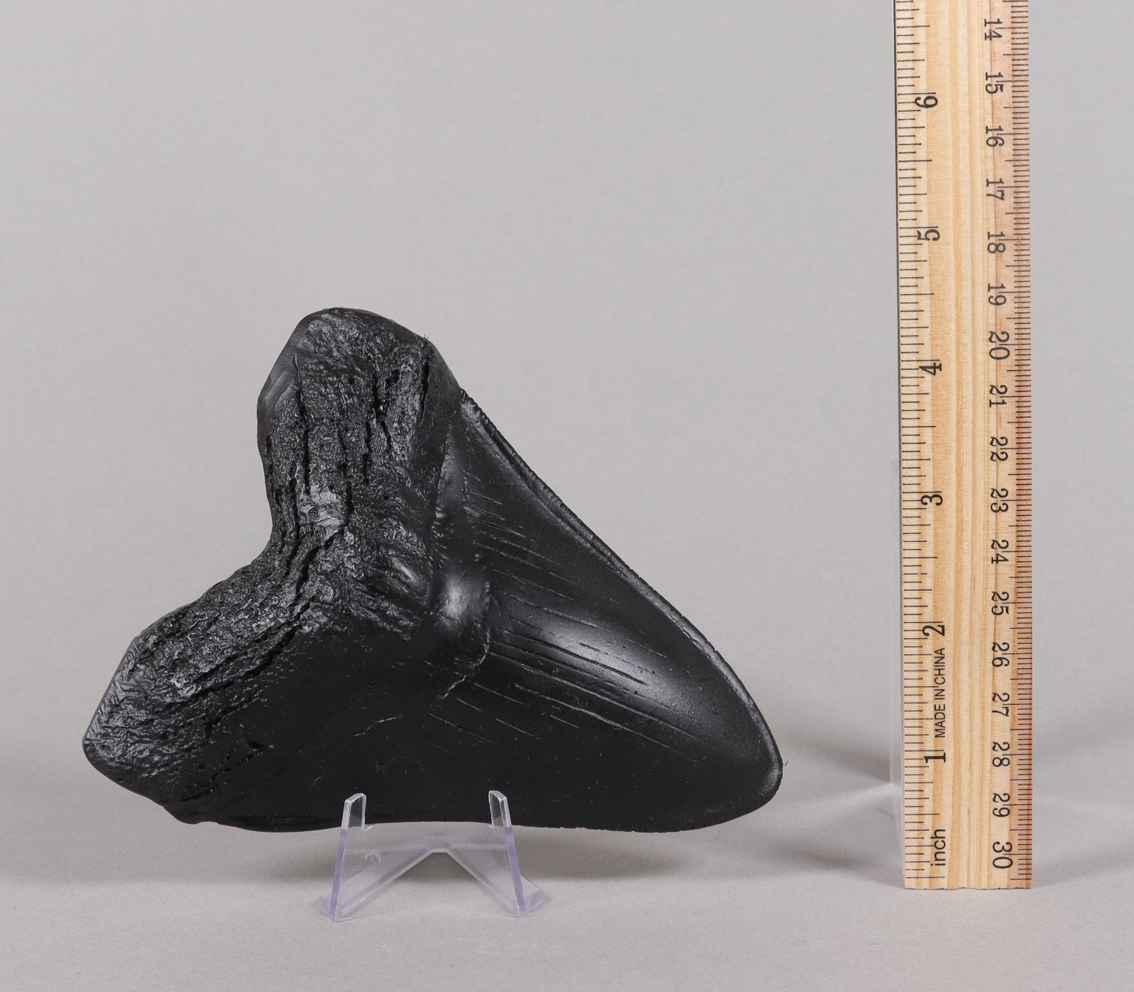 A fine estate carved item: A fine estate carved item, ungraded. All sales are final, no return.