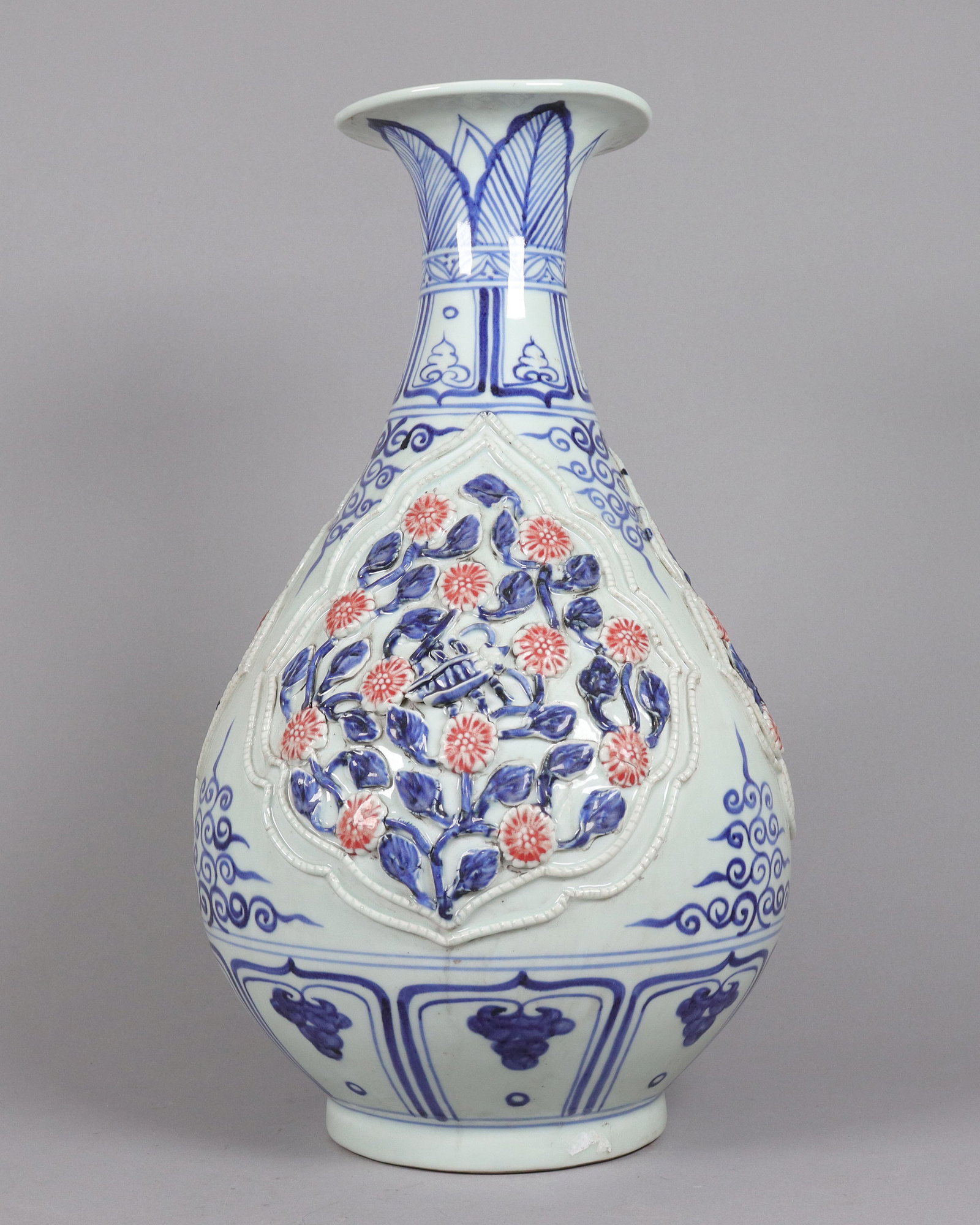 Chinese fine massive vase (1 of 8)