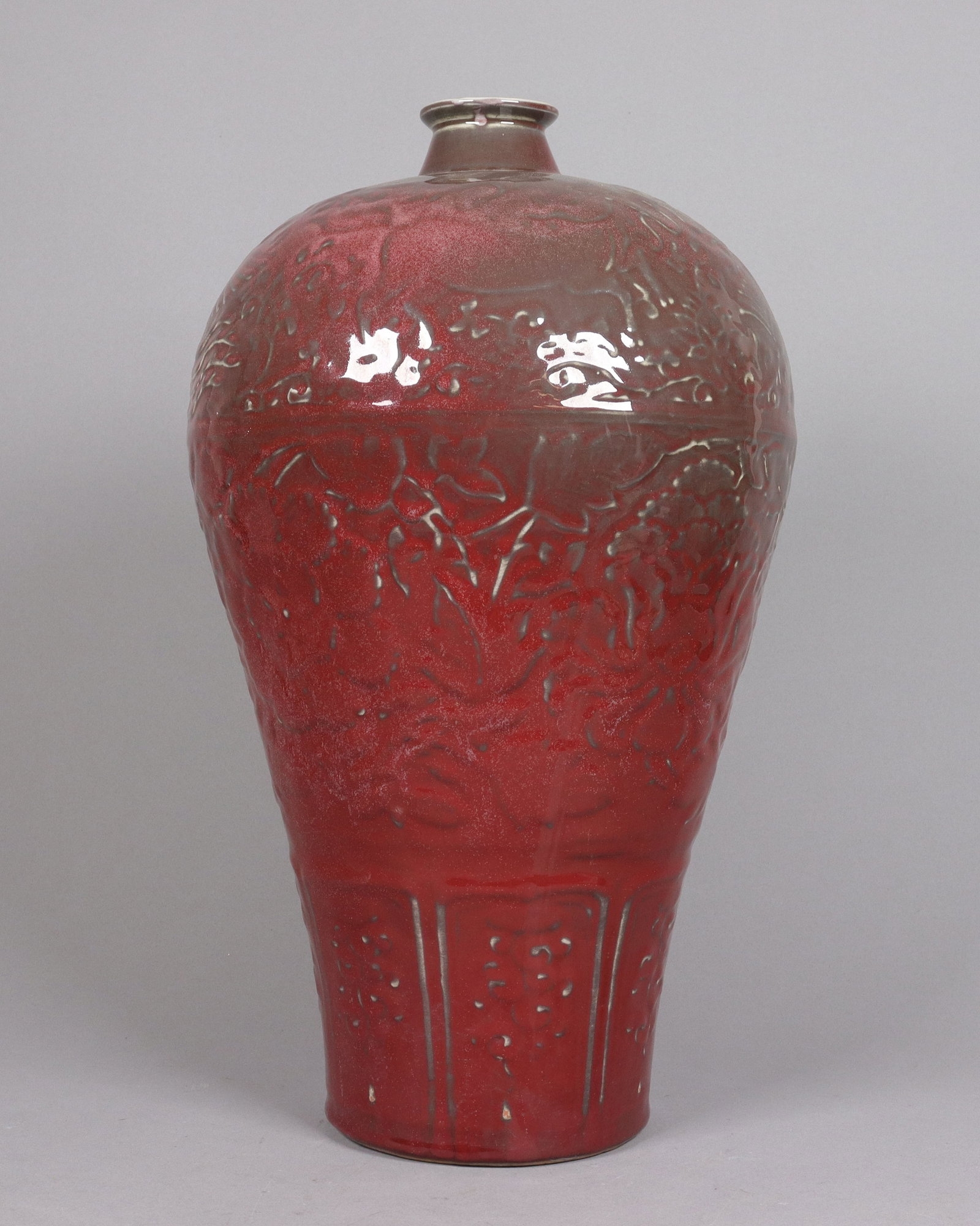 Chinese tall red vase (1 of 7)